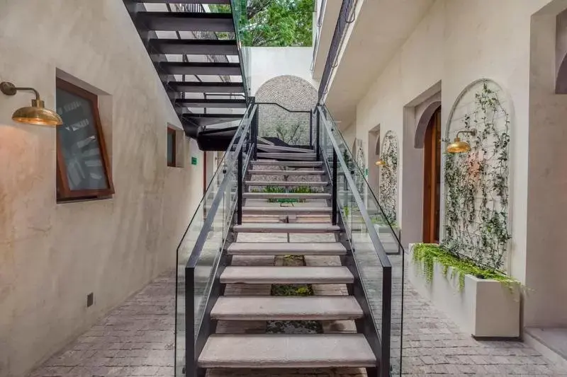 Inner courtyard view in Cantera 1910 Hotel Boutique, Destination Hotel