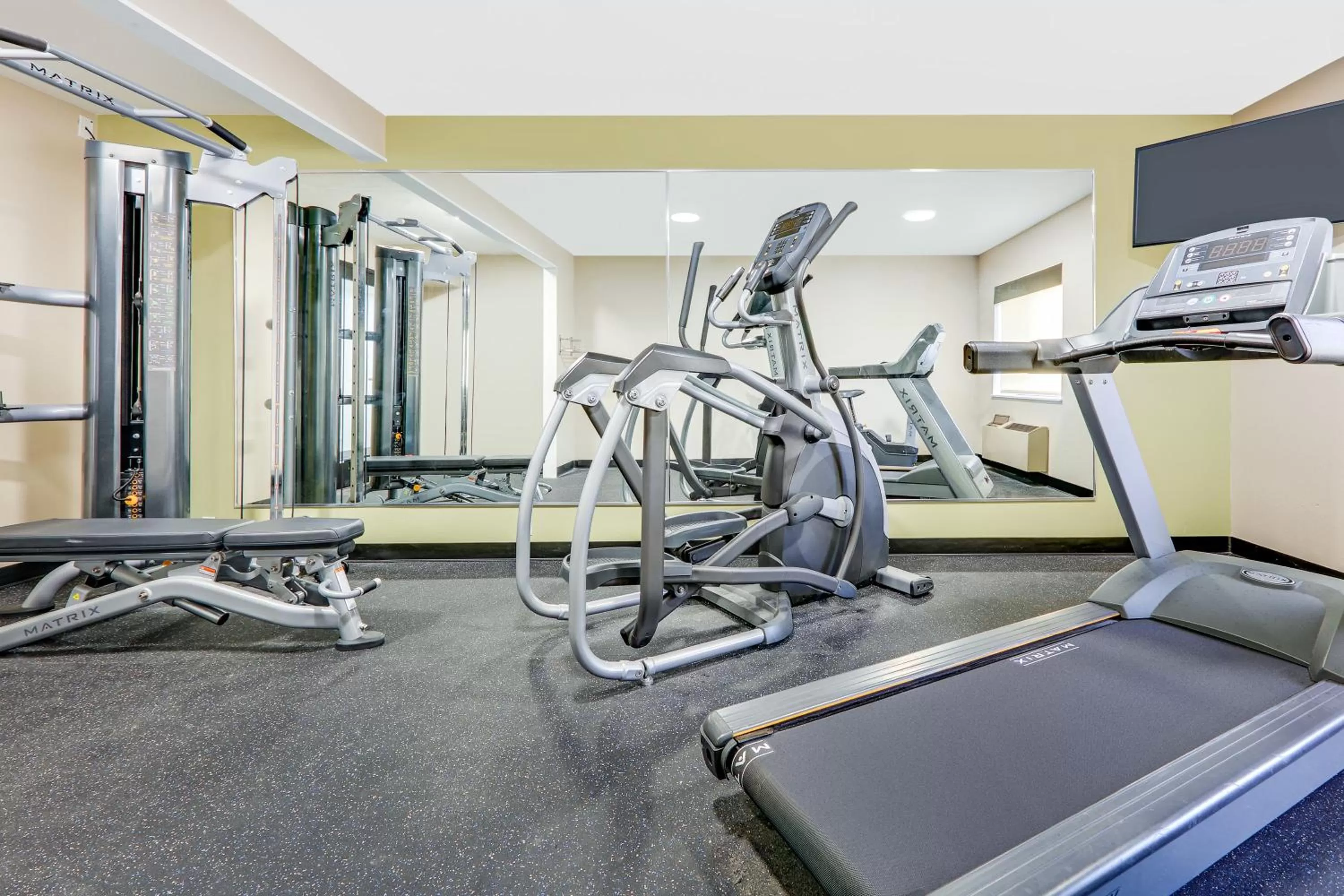 Fitness centre/facilities in Baymont by Wyndham Plano