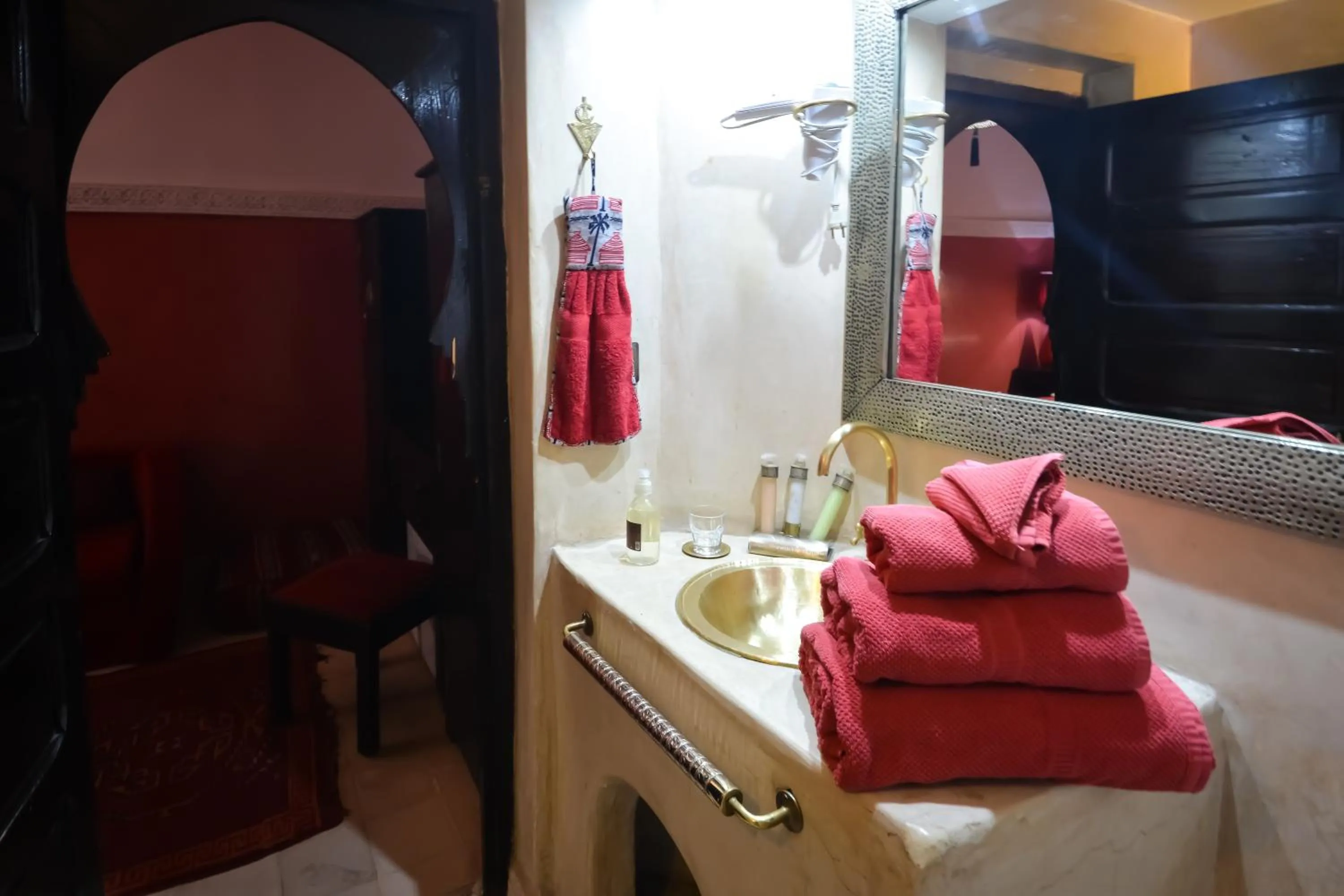 Bathroom, Bed in Riad Eloise