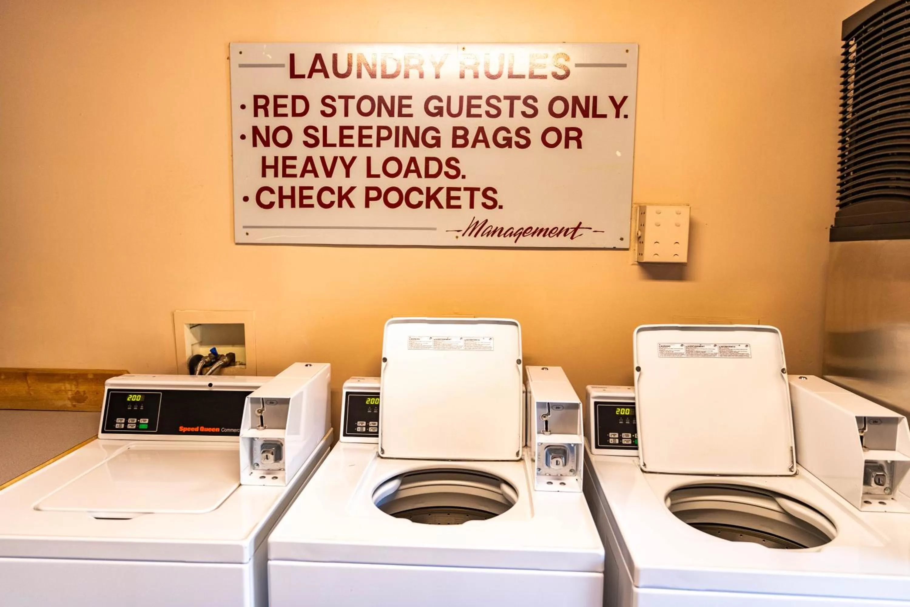 laundry in Red Stone Inn