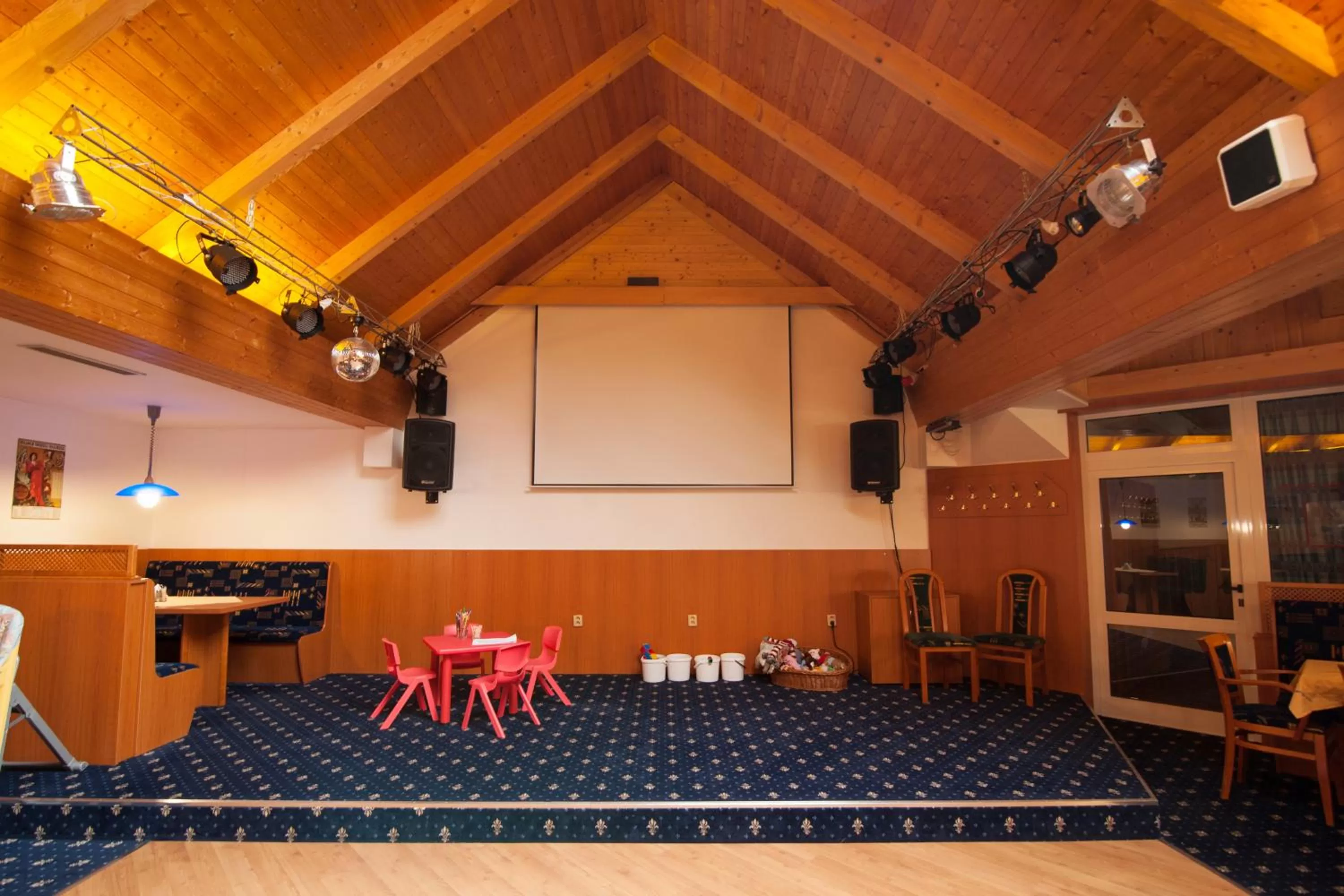 Restaurant/places to eat in Sport-V-Hotel