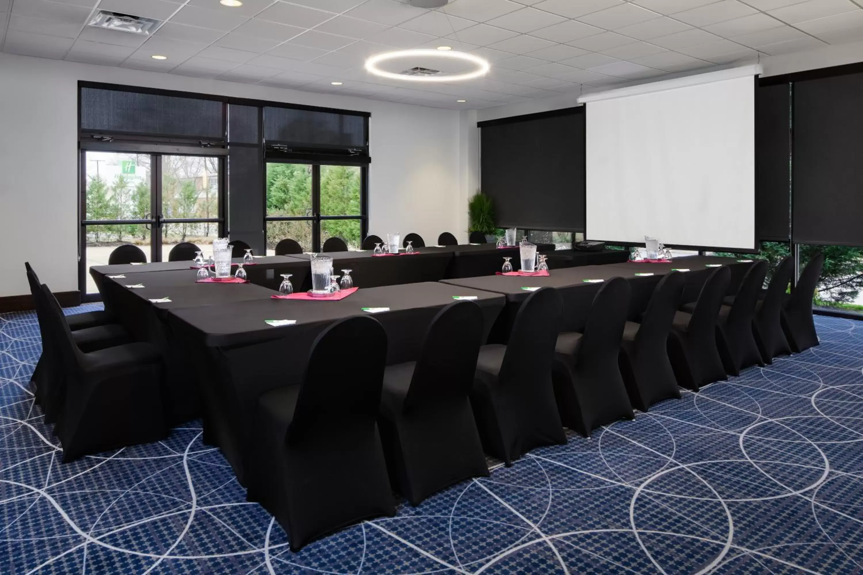 Meeting/conference room in Holiday Inn and Suites Charleston West, an IHG Hotel