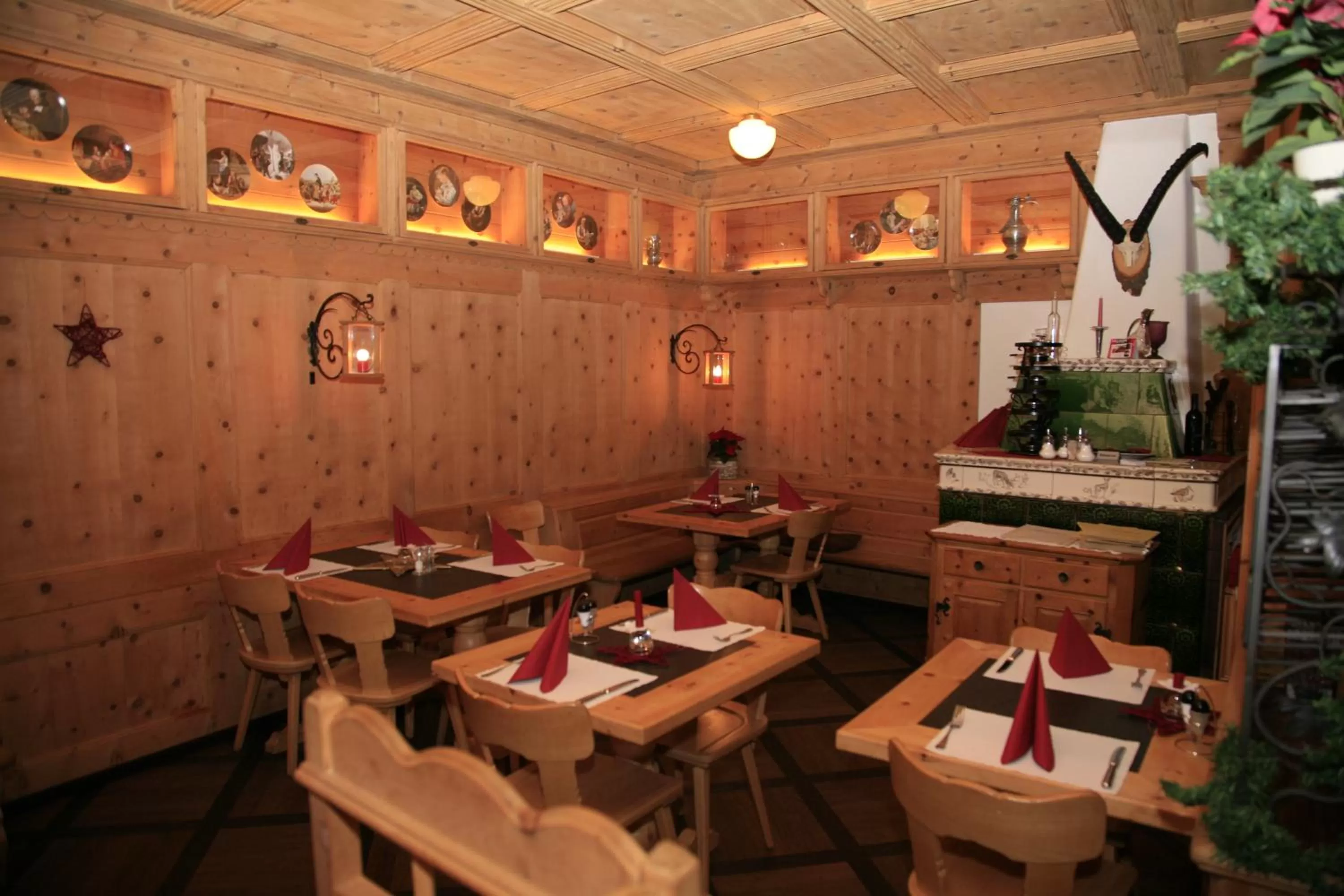 Restaurant/places to eat in Hotel Franziskaner