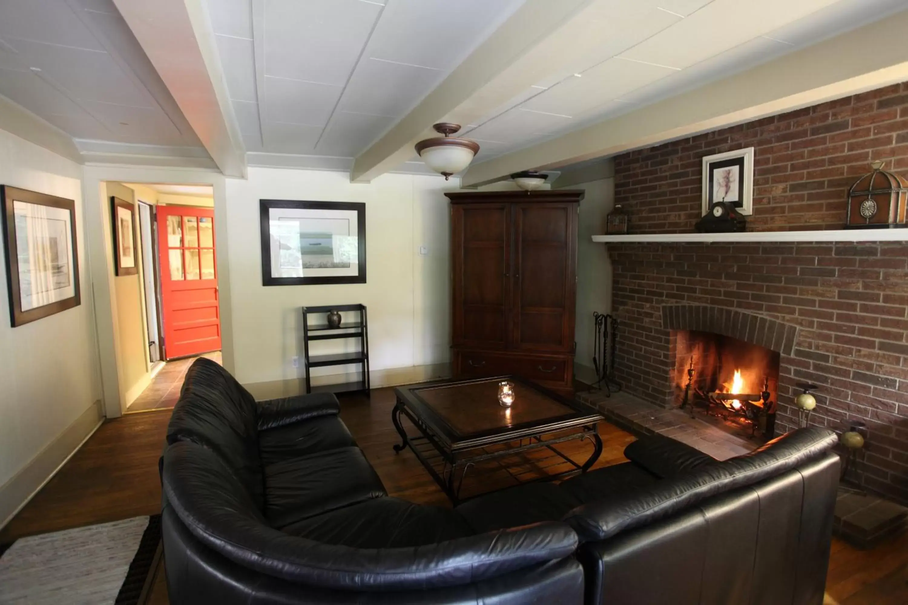 Living room, Seating Area in The Pines Cottages