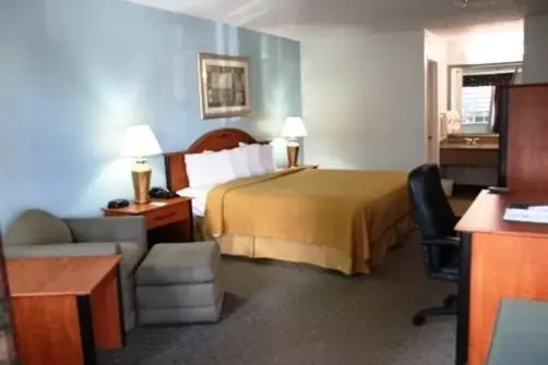 King Room in Quality Inn Clute Freeport