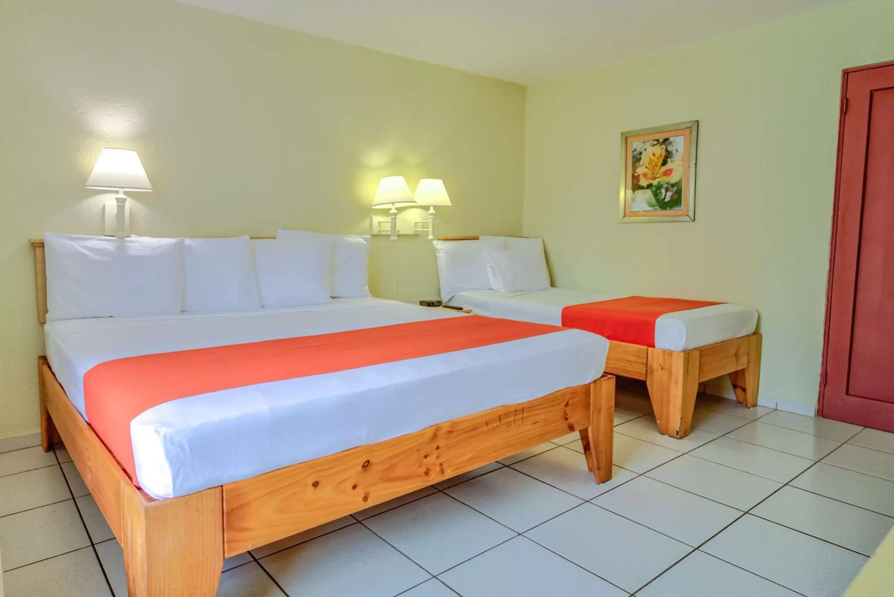 Photo of the whole room, Bed in Best Western Jaco Beach All Inclusive Resort