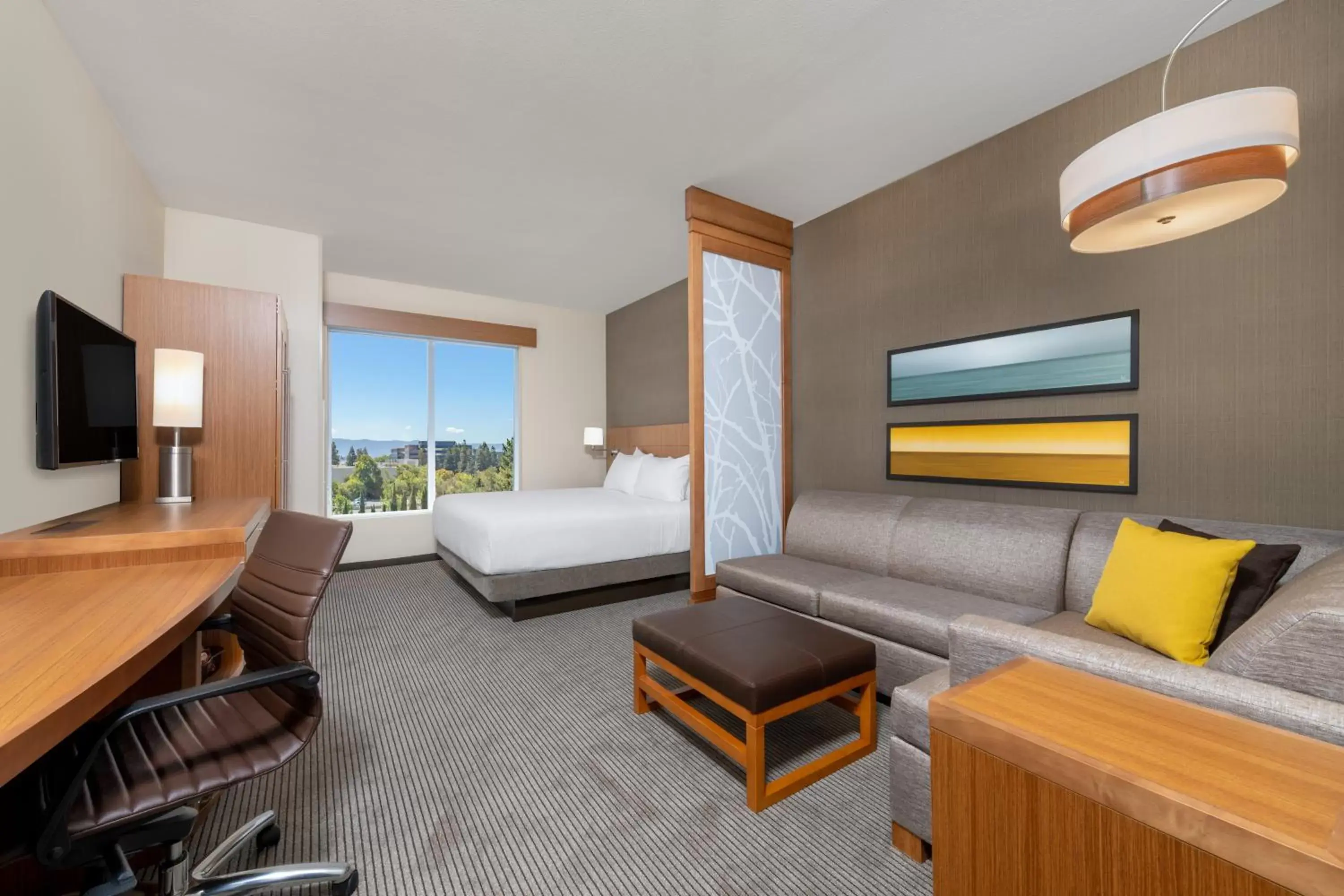 Bed, Seating Area in Hyatt Place San Jose Airport