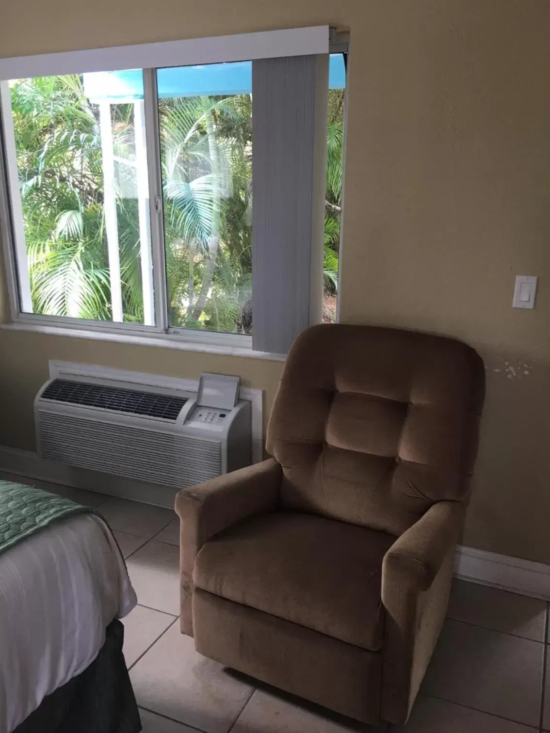 Seating Area in Bayside Inn and Marina