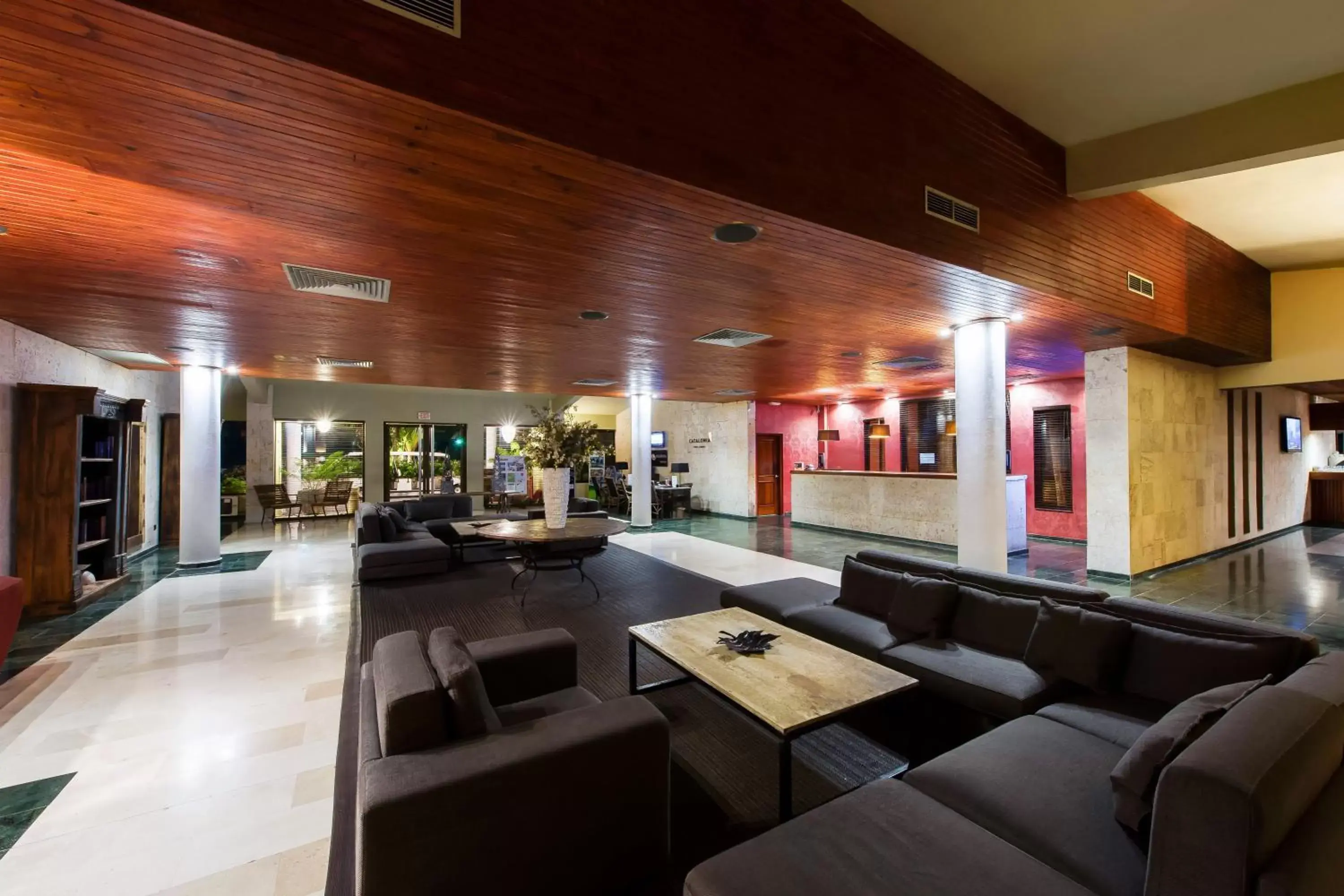 Lobby or reception, Lounge/Bar in Catalonia Royal Bavaro - All Inclusive - Adults Only