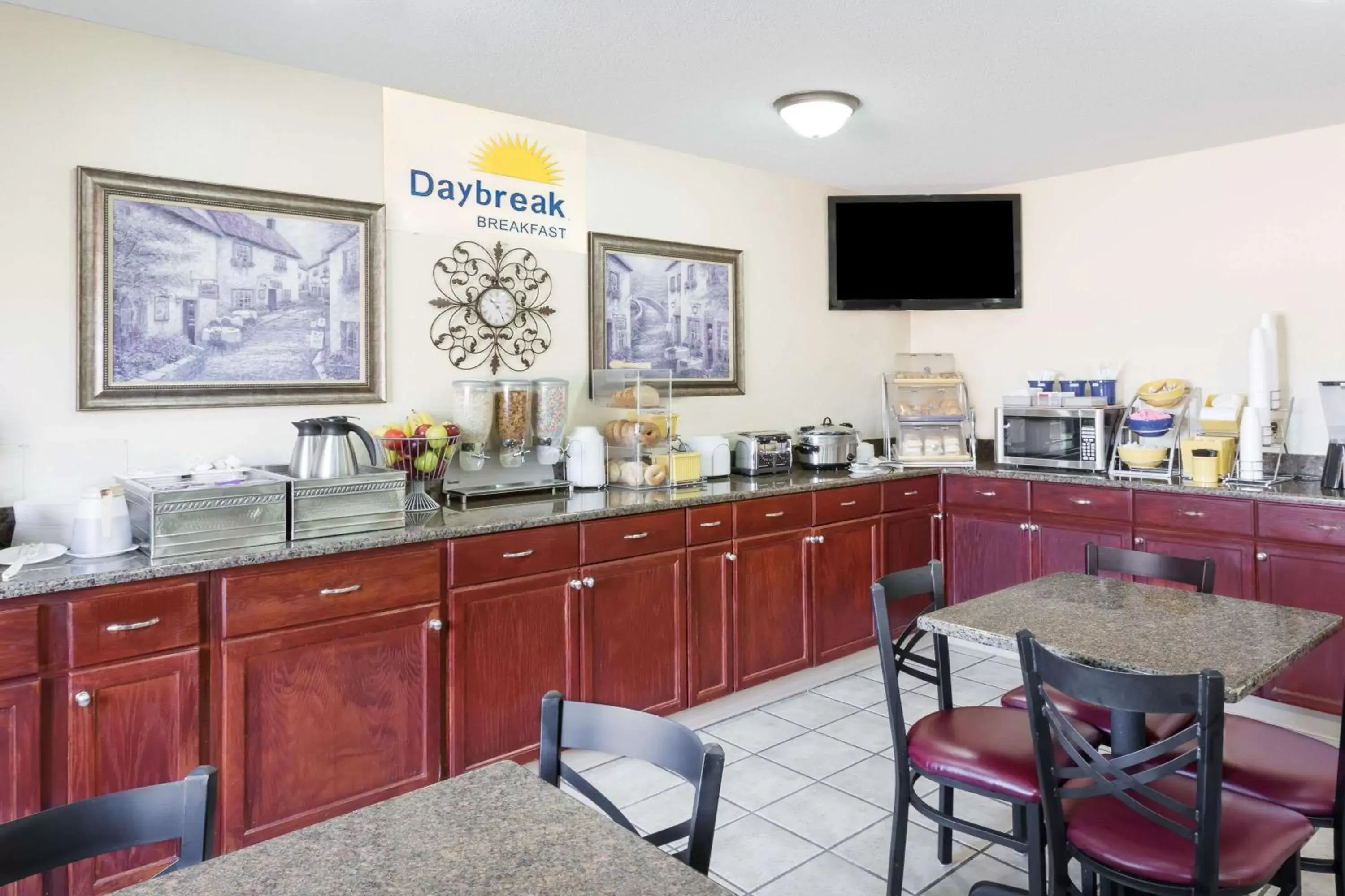 Restaurant/Places to Eat in Days Inn & Suites by Wyndham Des Moines Airport