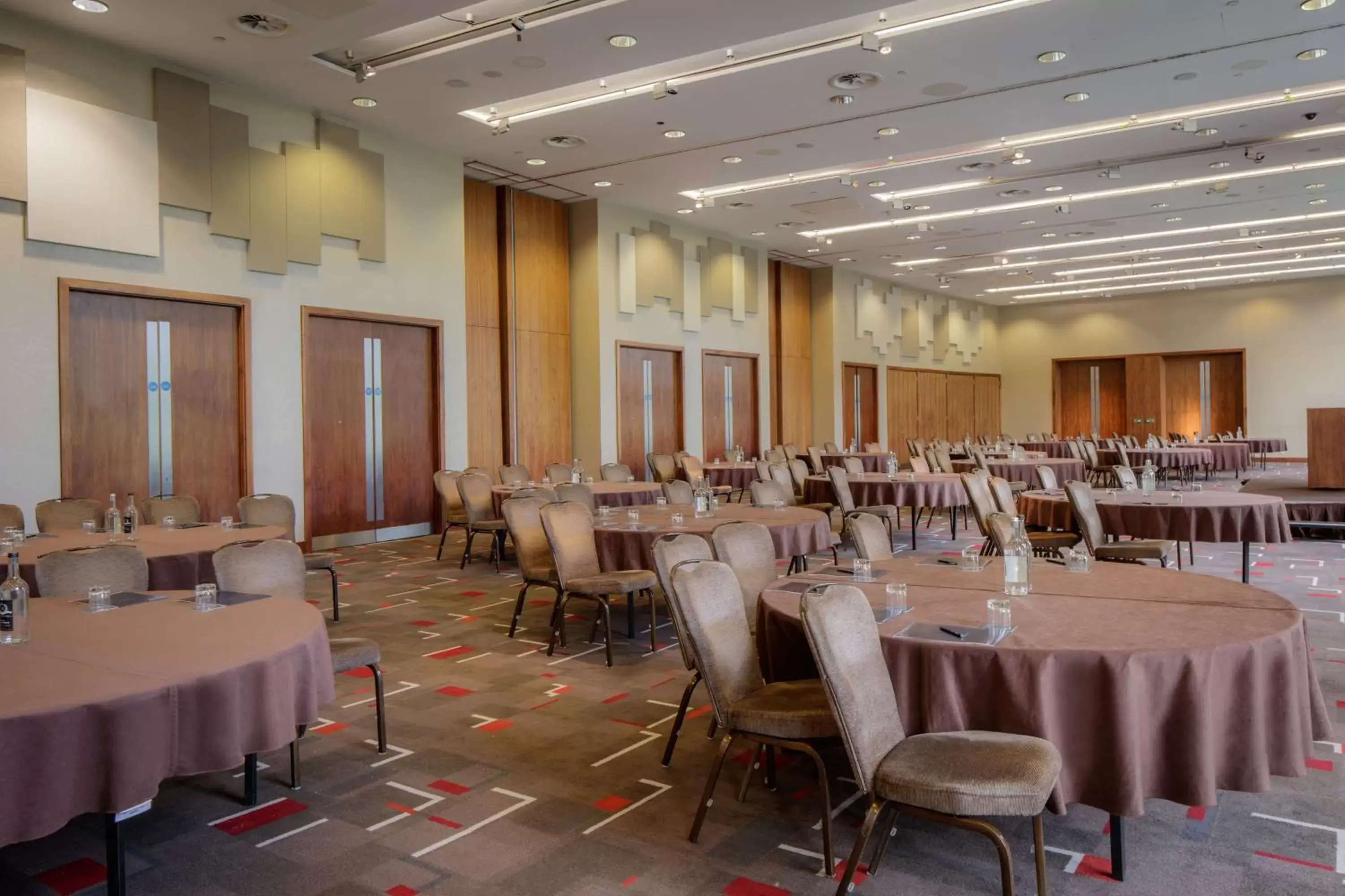 Meeting/conference room, Restaurant/Places to Eat in Hilton Liverpool City Centre