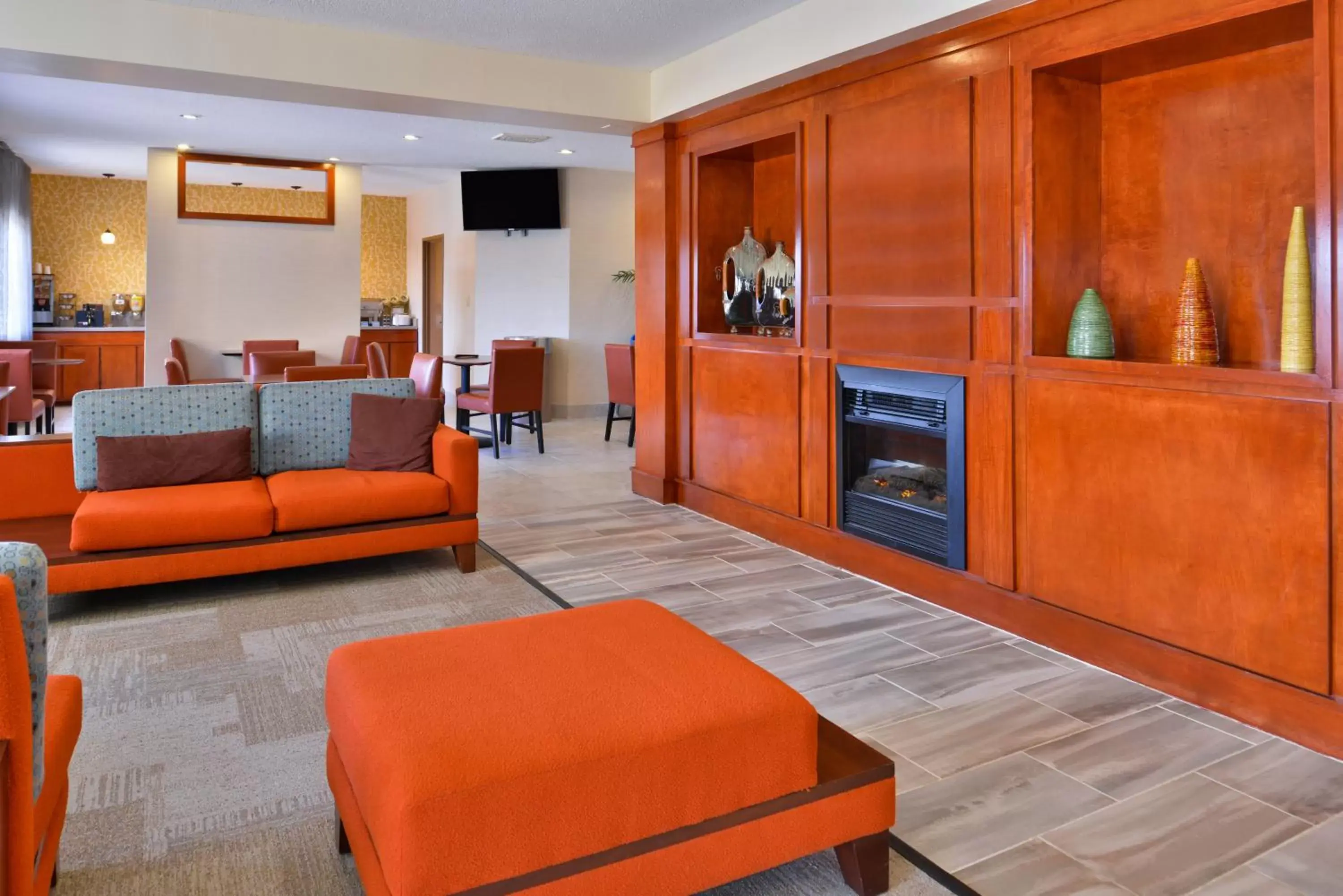 Lobby or reception, Lobby/Reception in SureStay Plus Hotel by Best Western Ottumwa