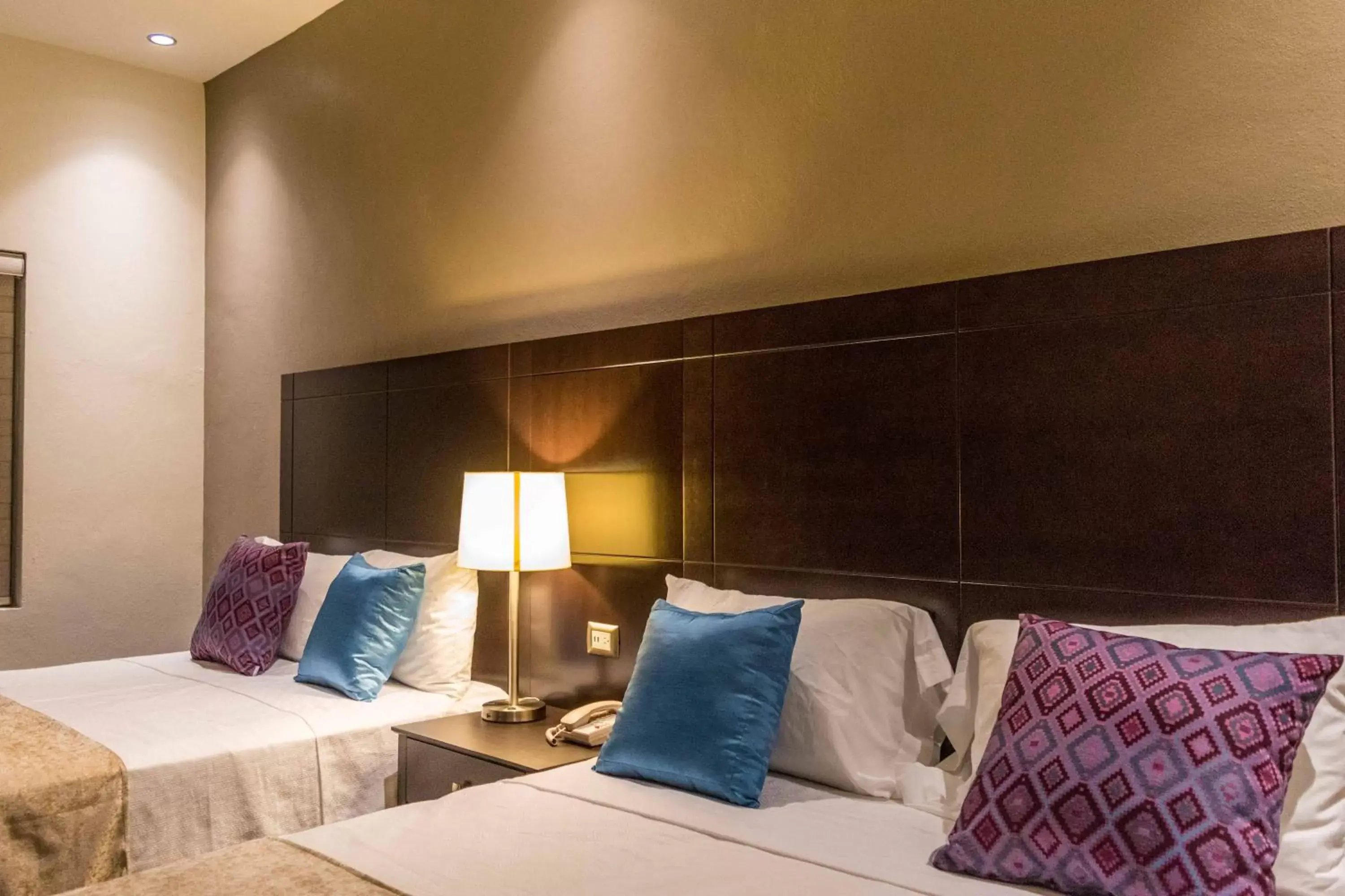 Bed in Punto Madero Hotel & Plaza
