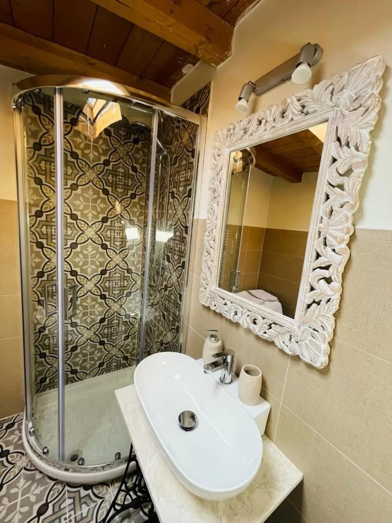 Bathroom in BeB La Rosa Nel Verde