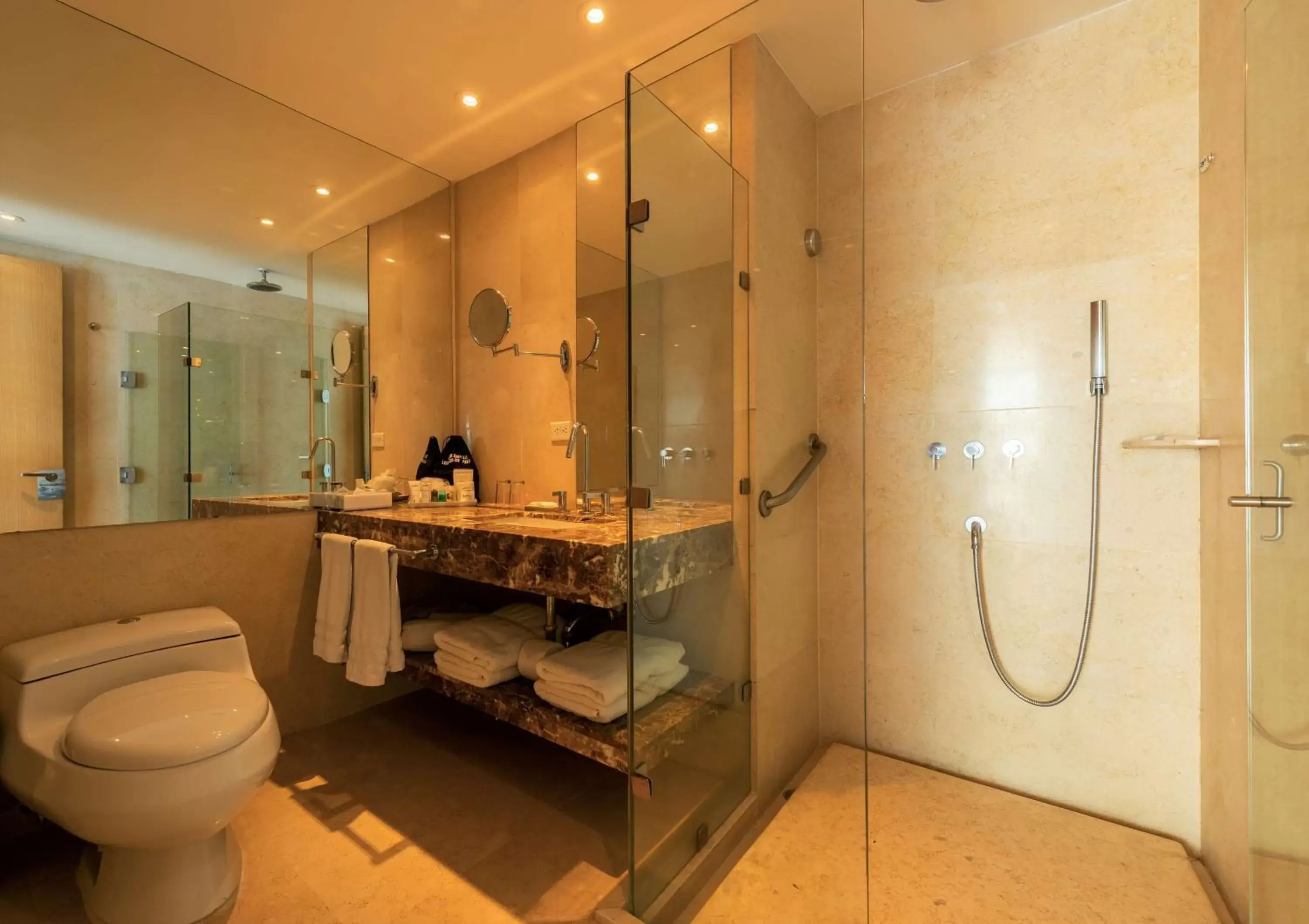 Bathroom in Radisson Cartagena Ocean Pavillion Hotel