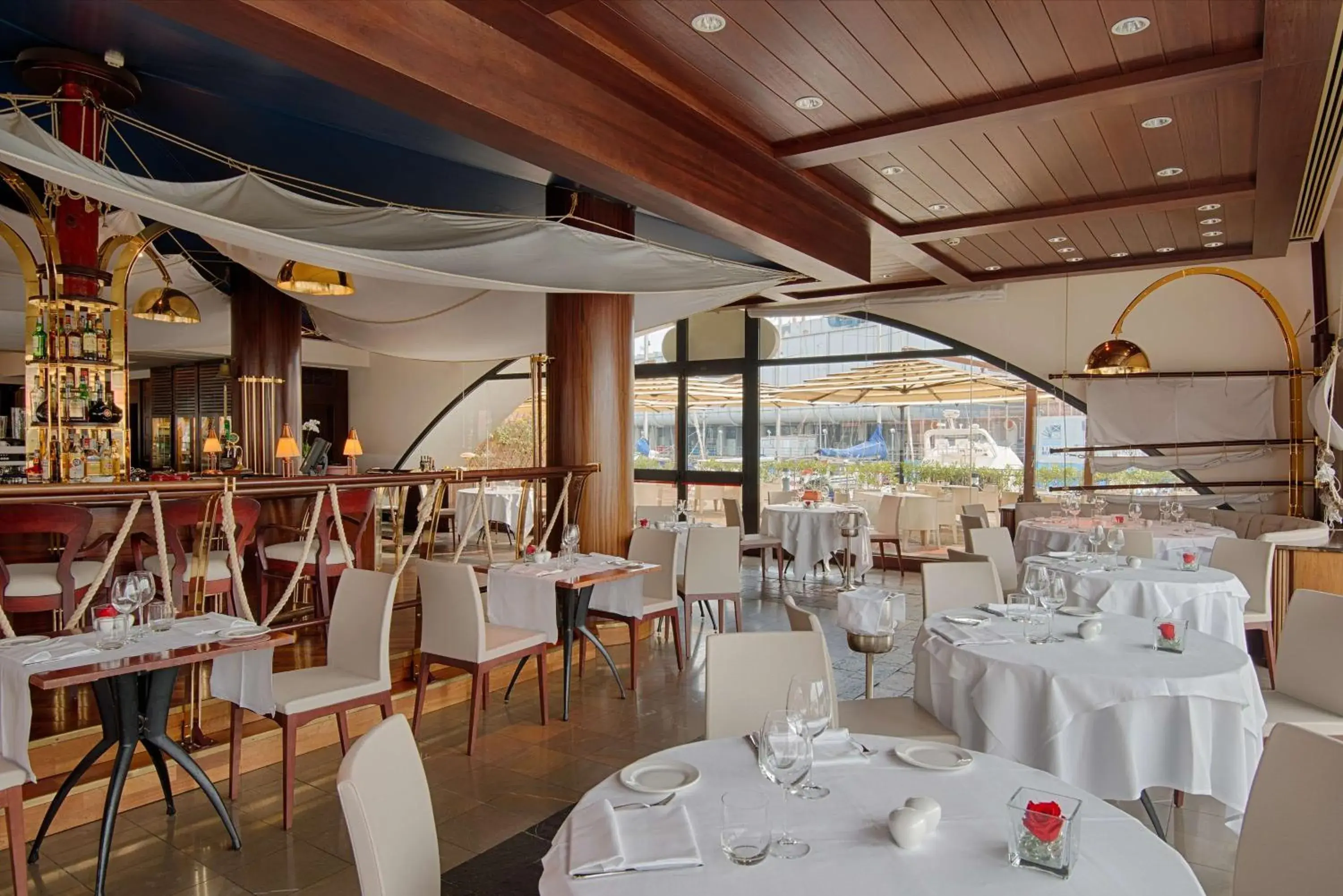 Restaurant/Places to Eat in NH Collection Genova Marina