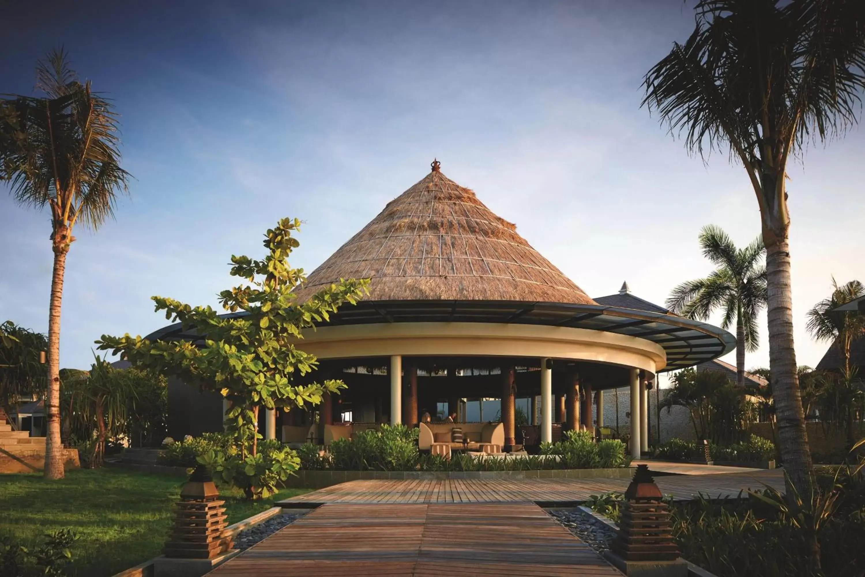Lounge or bar, Property Building in The Ritz-Carlton Bali