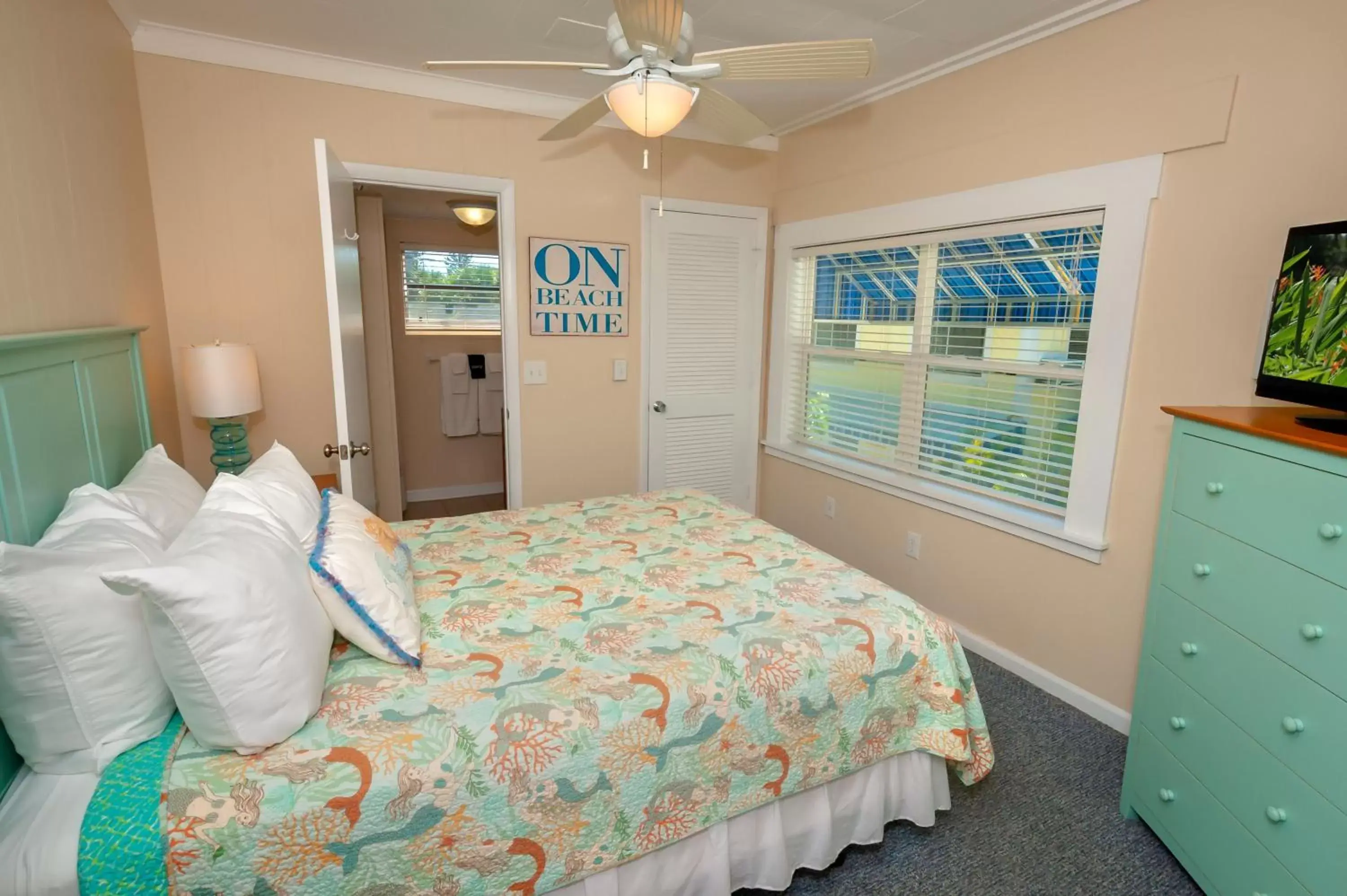 Bedroom in Cedar Cove Resort & Cottages