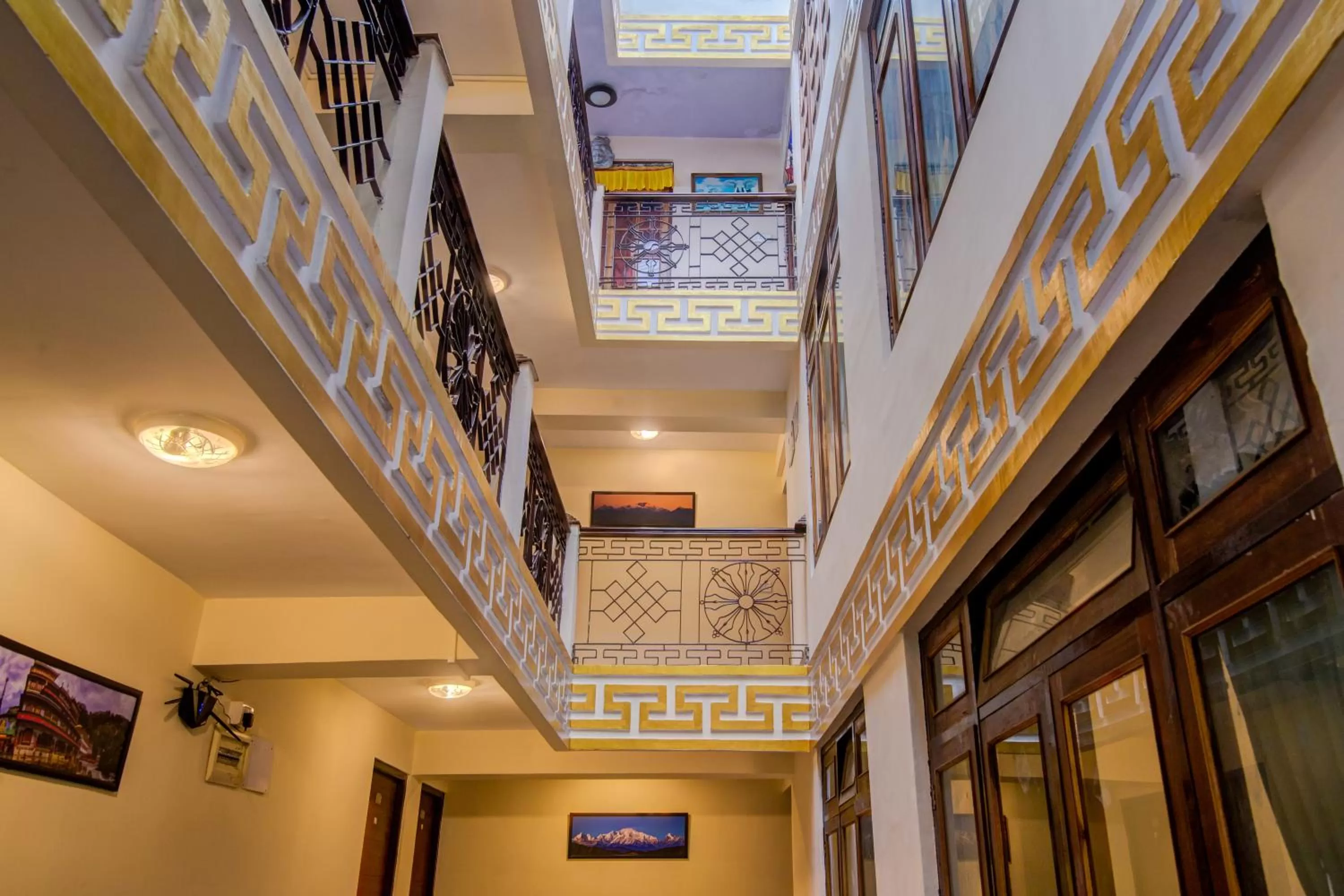 Facade/entrance in Muscatel BhumSang - 200 Mts from Mall Road