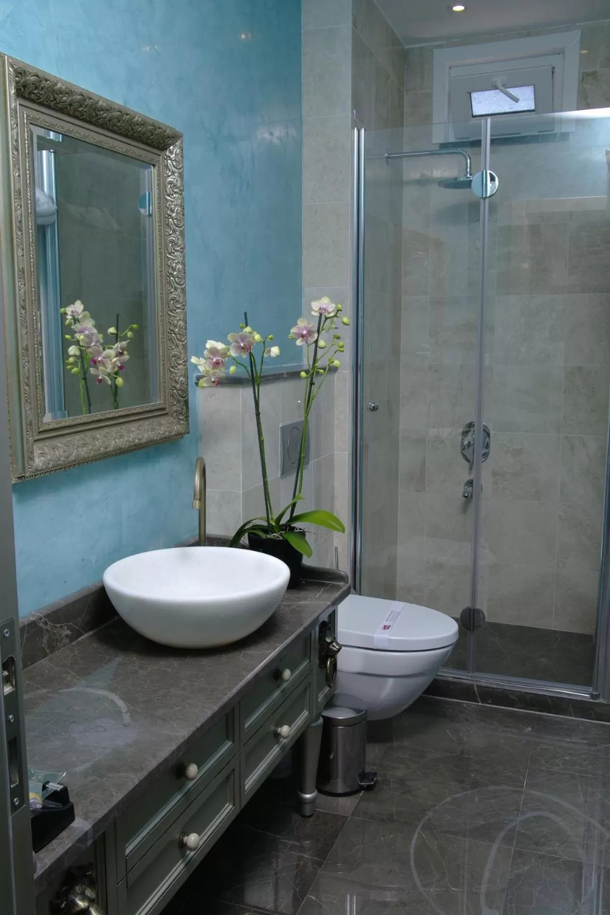 Shower in Sokullu Pasa Hotel - Special Class