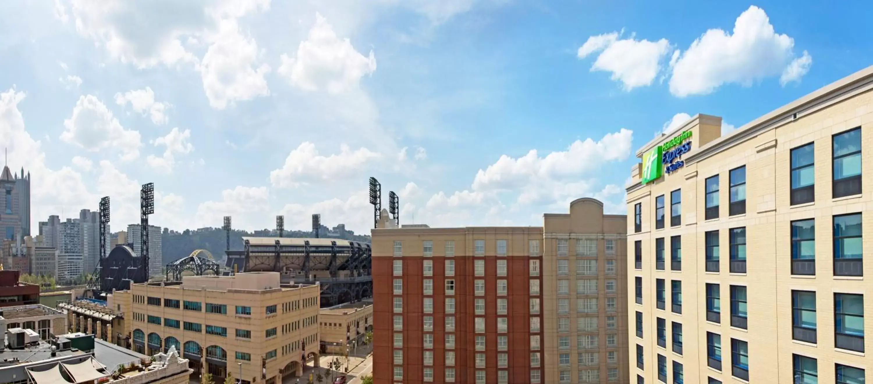 Property building in Holiday Inn Express & Suites Pittsburgh North Shore, an IHG Hotel