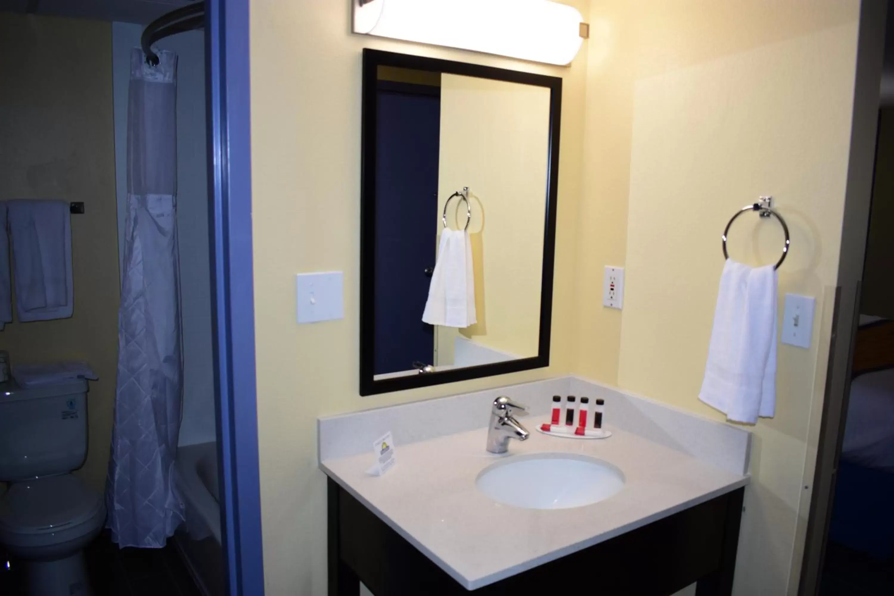 Bathroom in Days Inn by Wyndham Augusta