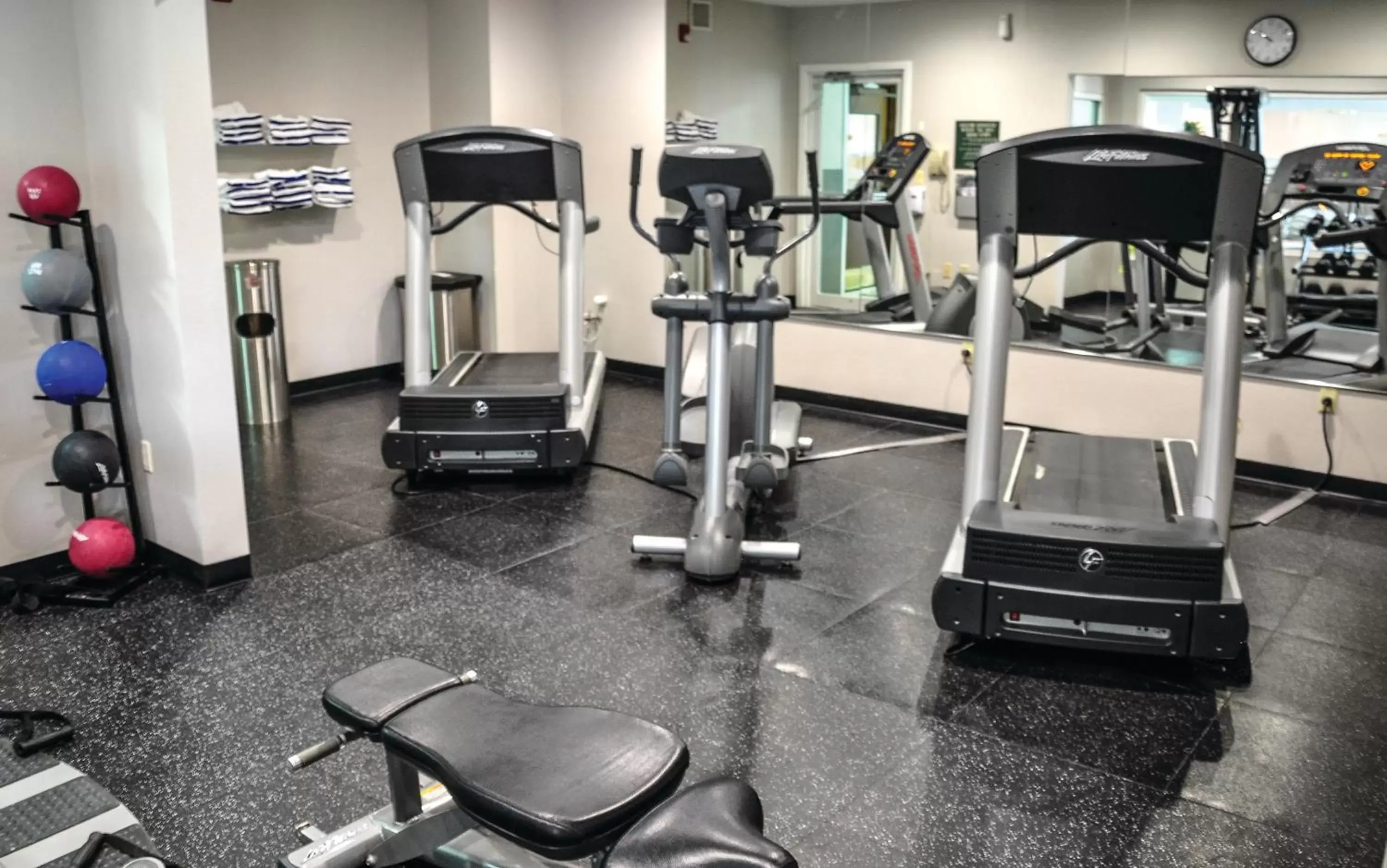 Fitness centre/facilities, Fitness Center/Facilities in Country Inn & Suites by Radisson, Fairborn South, OH