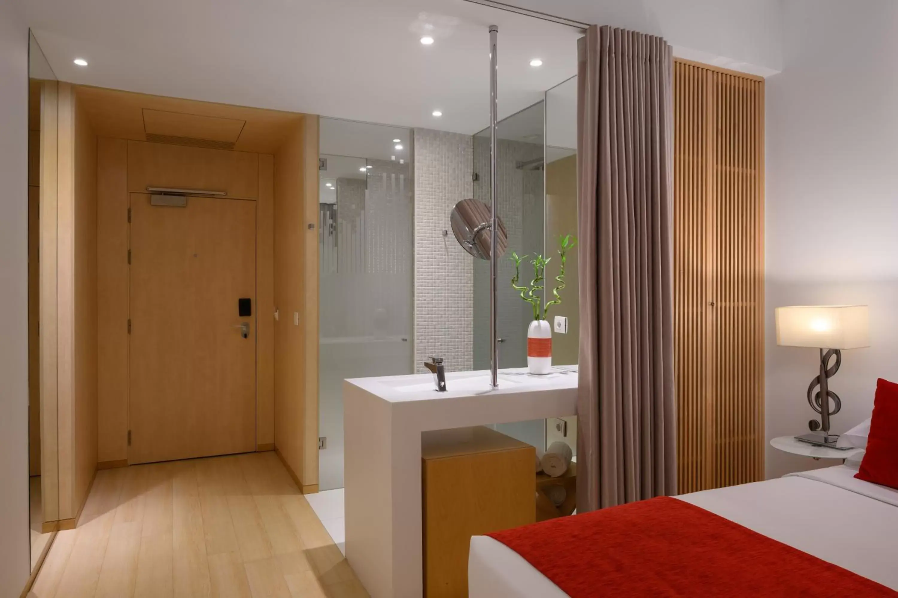 Bedroom, Bathroom in Hotel da Música