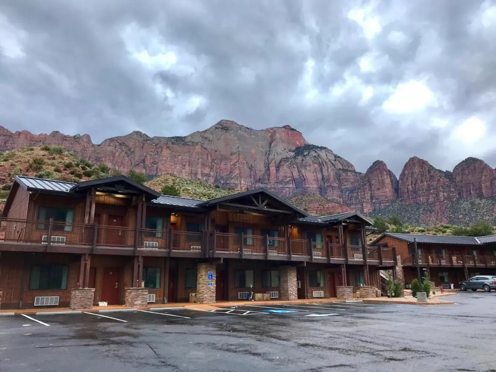 Property Building in Zion Canyon Lodge