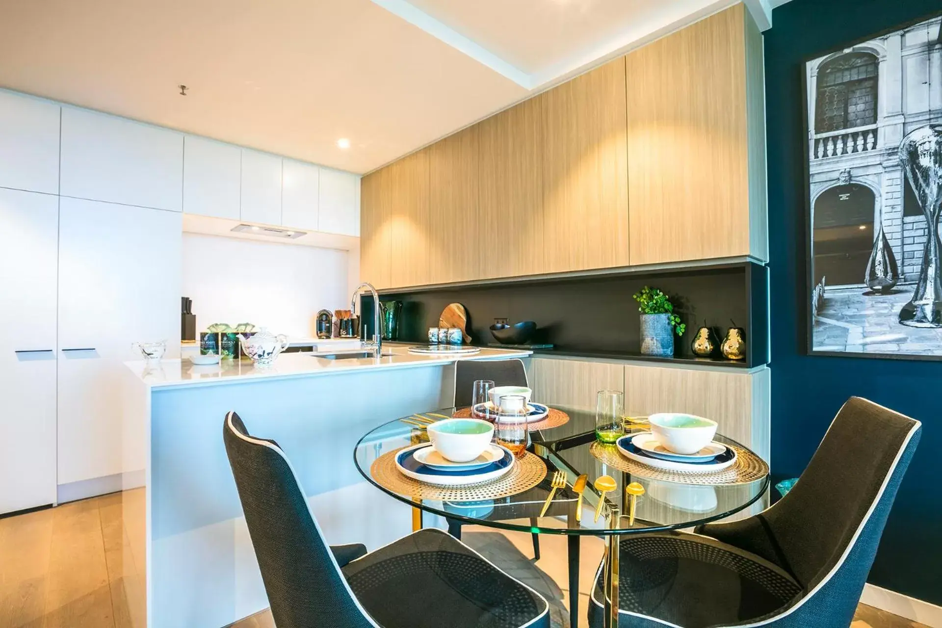 Kitchen or kitchenette, Dining Area in Quest Flemington Central