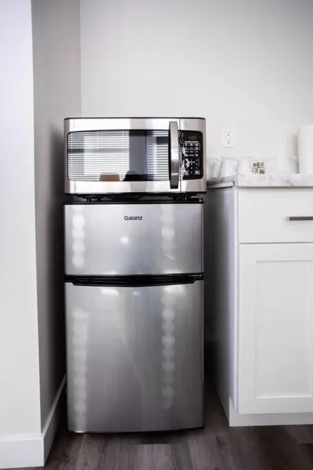 Kitchen/Kitchenette in One Bedroom Apartment with SD Downtown View