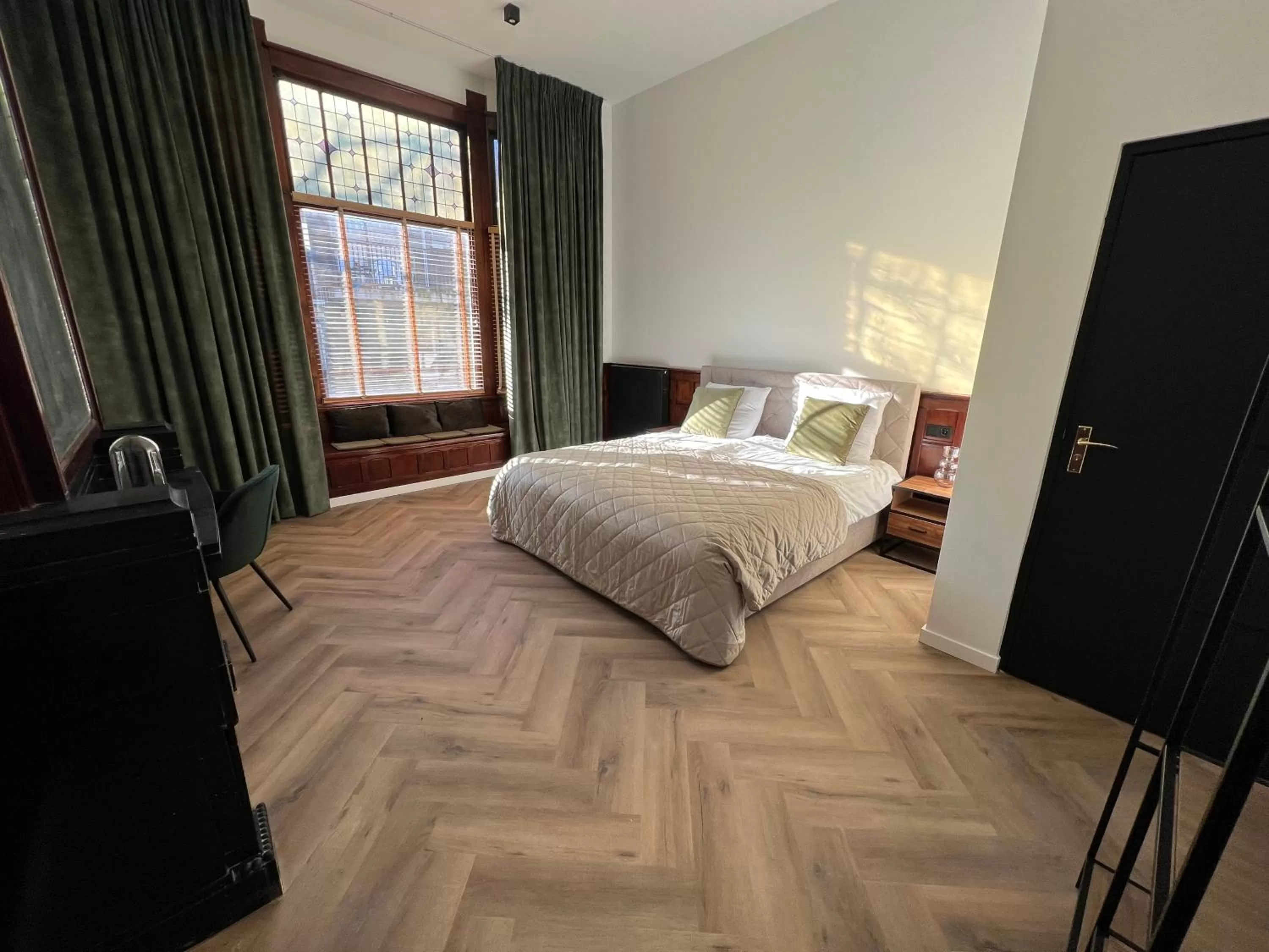 Photo of the whole room, Bed in Boutique Hotel de Kade Zaandam-Amsterdam