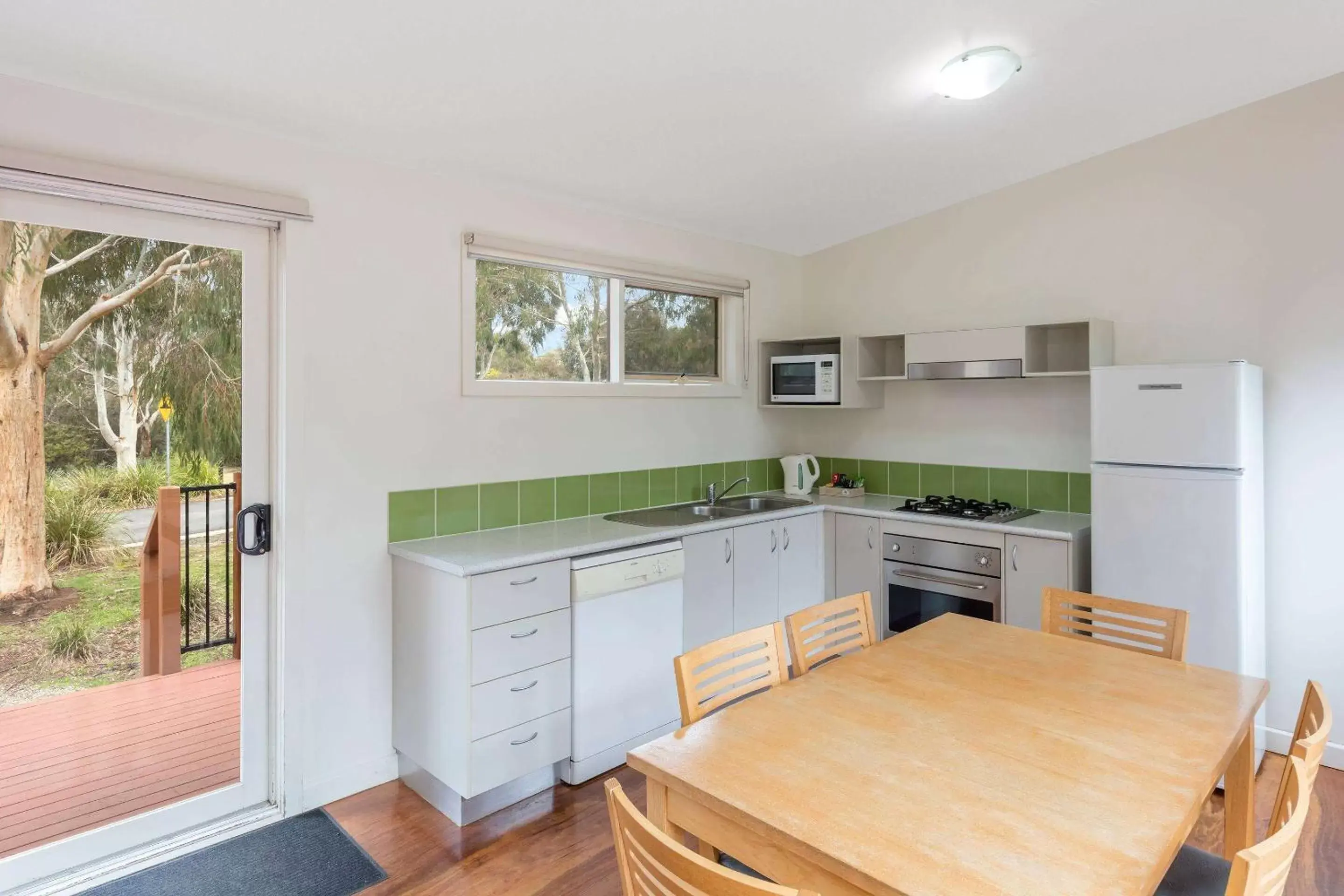 Photo of the whole room, Kitchen/Kitchenette in Ramada Resort by Wyndham Phillip Island