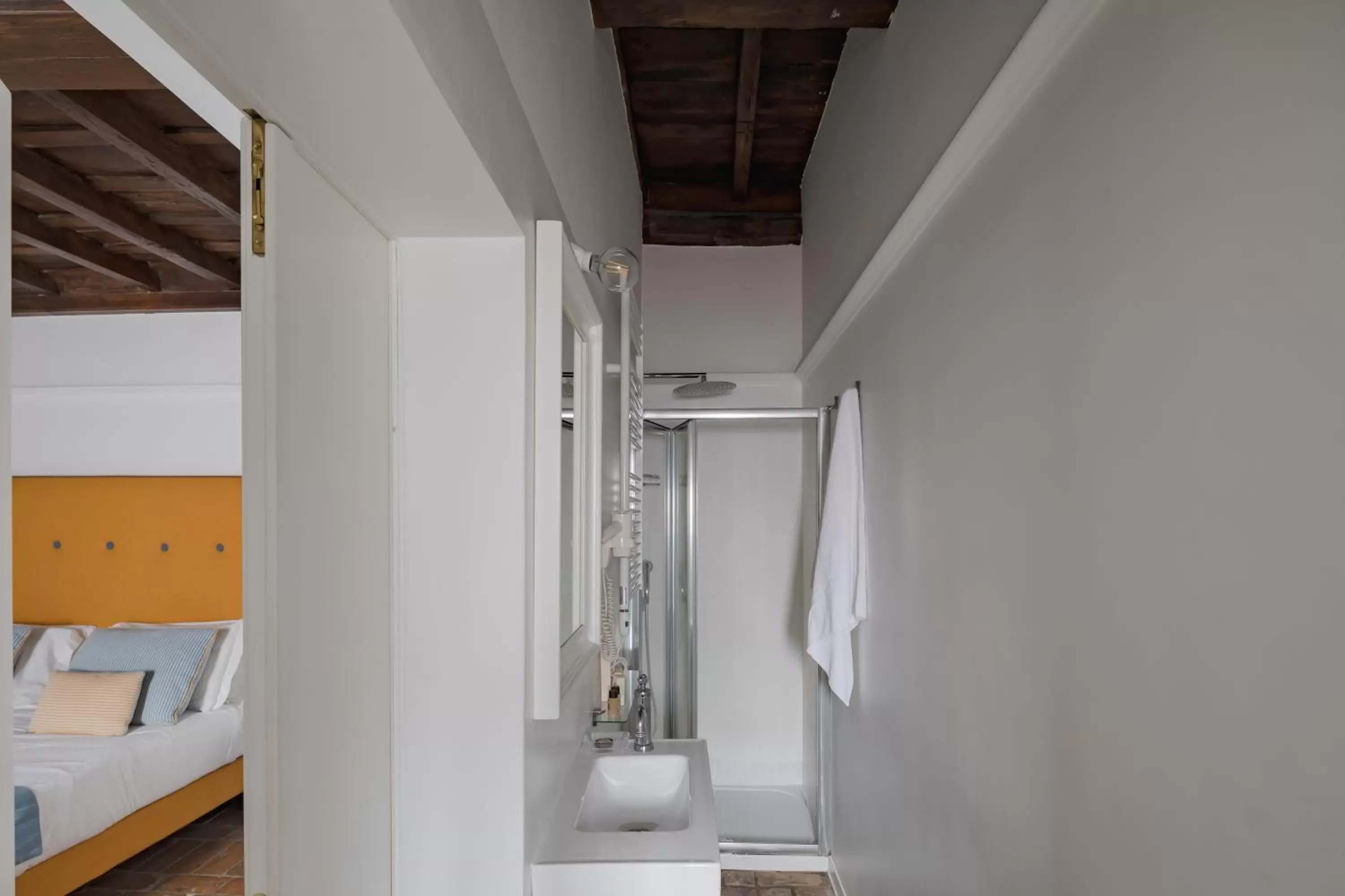 Shower, Bathroom in Palazzo Lupardi Relais