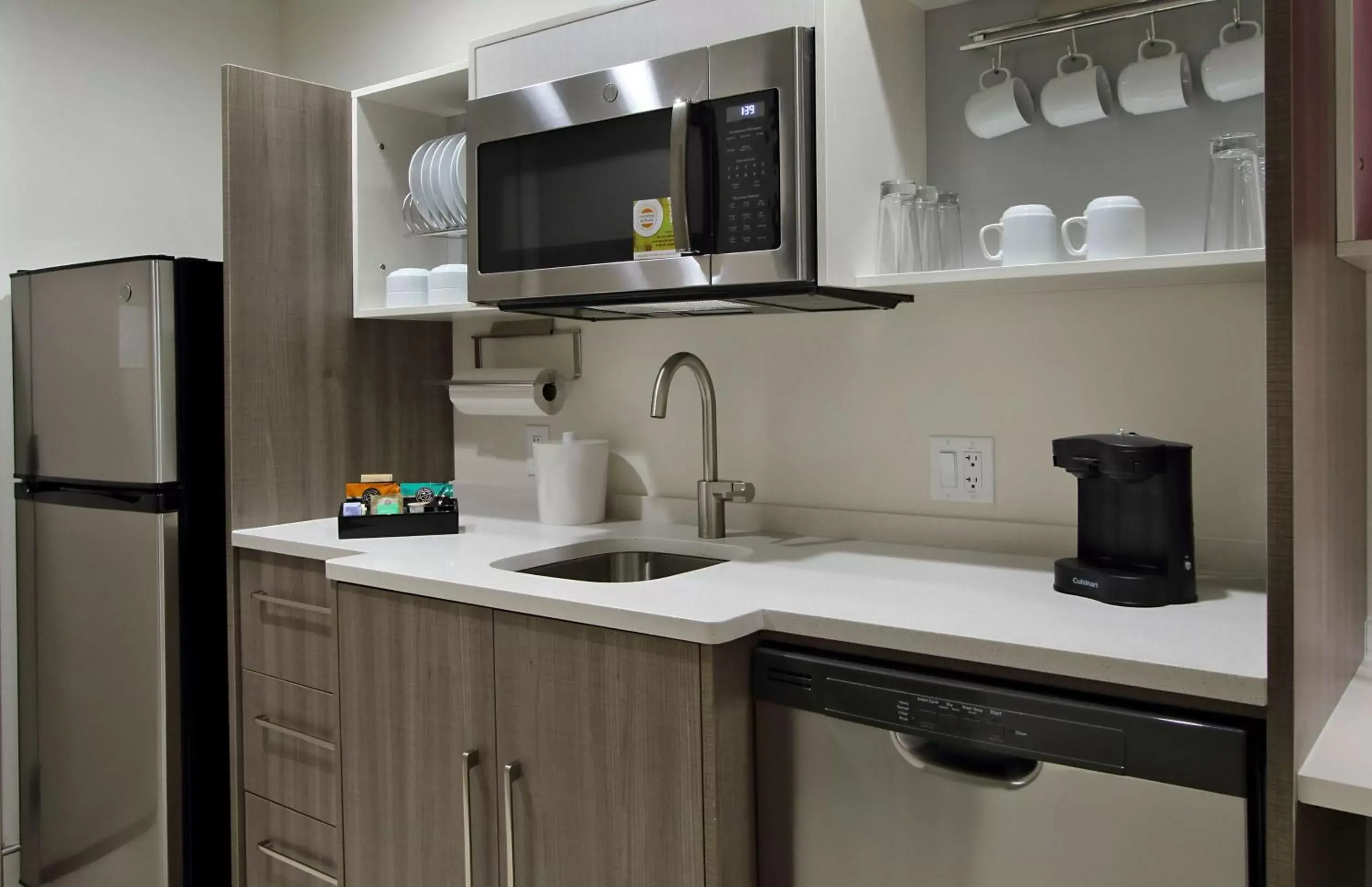 Kitchen or kitchenette, Kitchen/Kitchenette in Home2 Suites By Hilton Beaumont, Tx