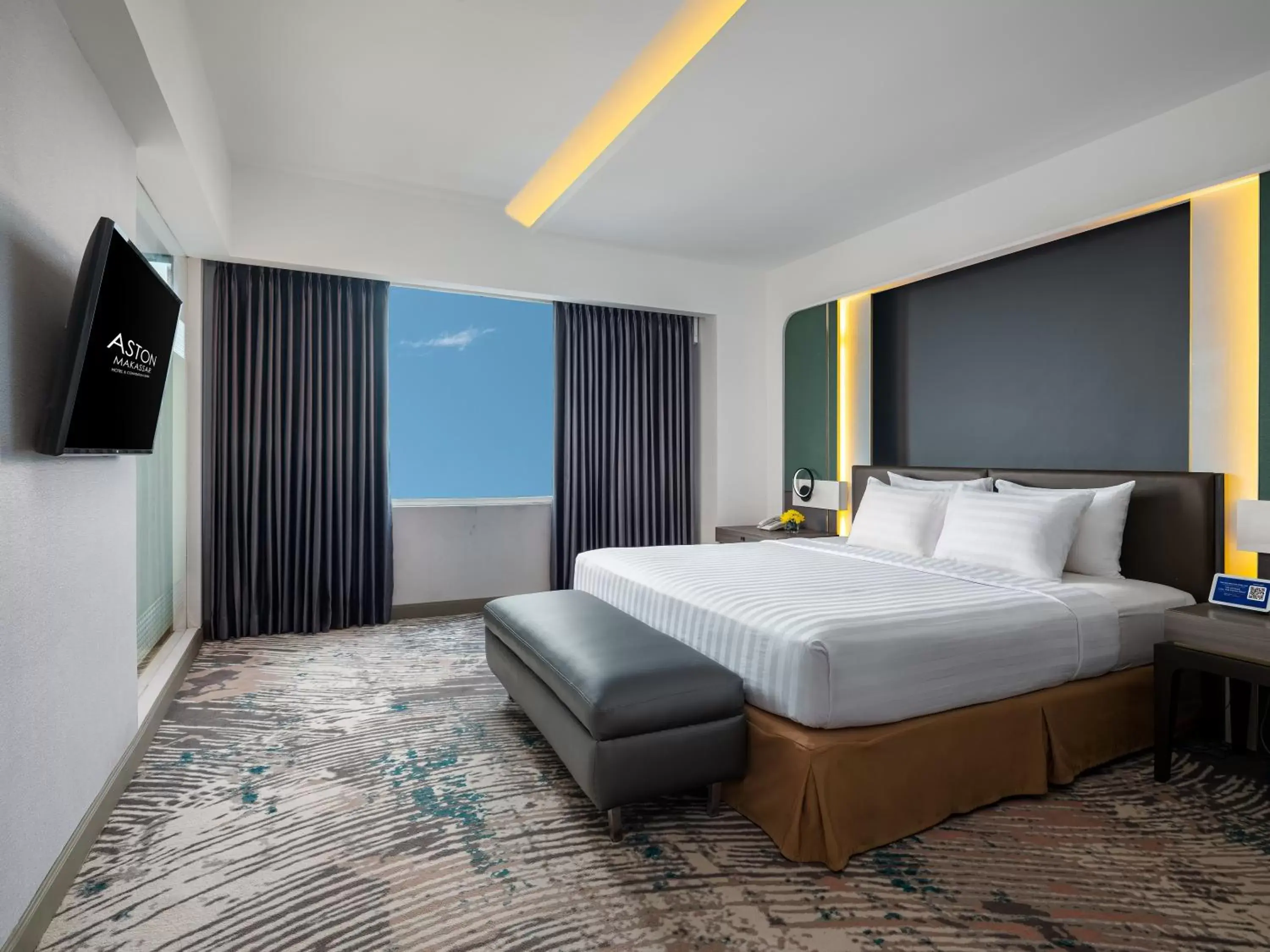 Bed in ASTON Makassar Hotel & Convention Center