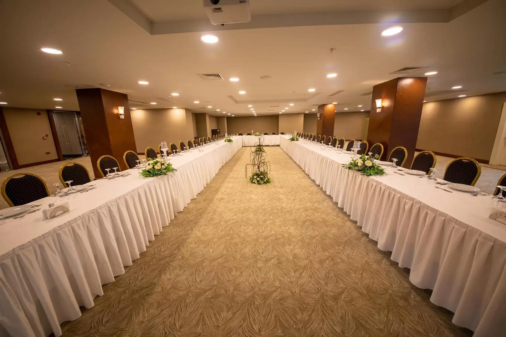 Meeting/conference room in Ramada Plaza by Wyndham Samsun