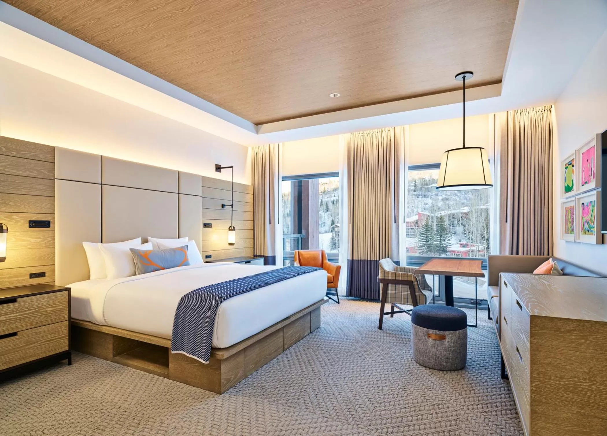 Bedroom, Bed in Limelight Hotel Snowmass