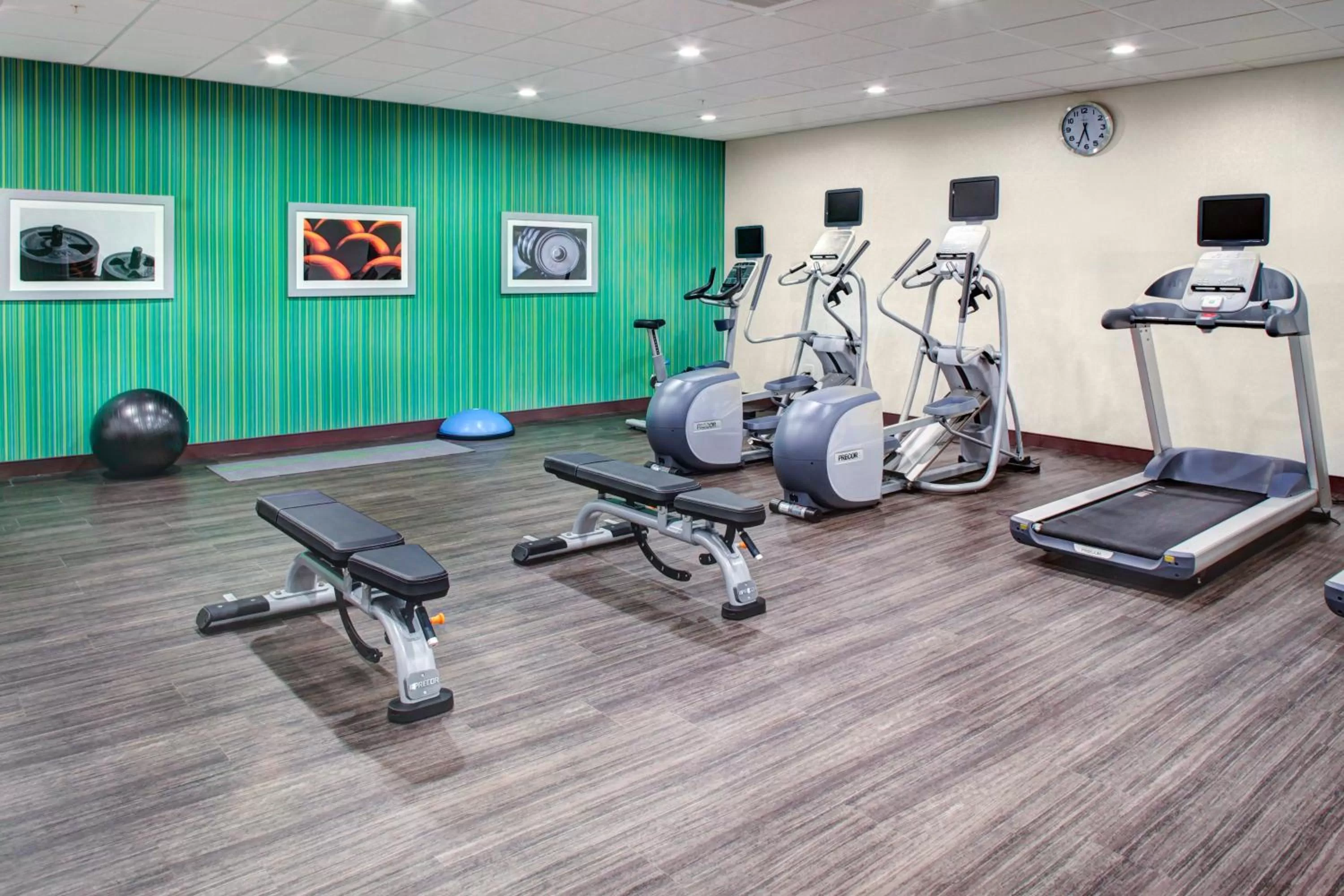 Fitness centre/facilities in Holiday Inn Express & Suites Coldwater by IHG
