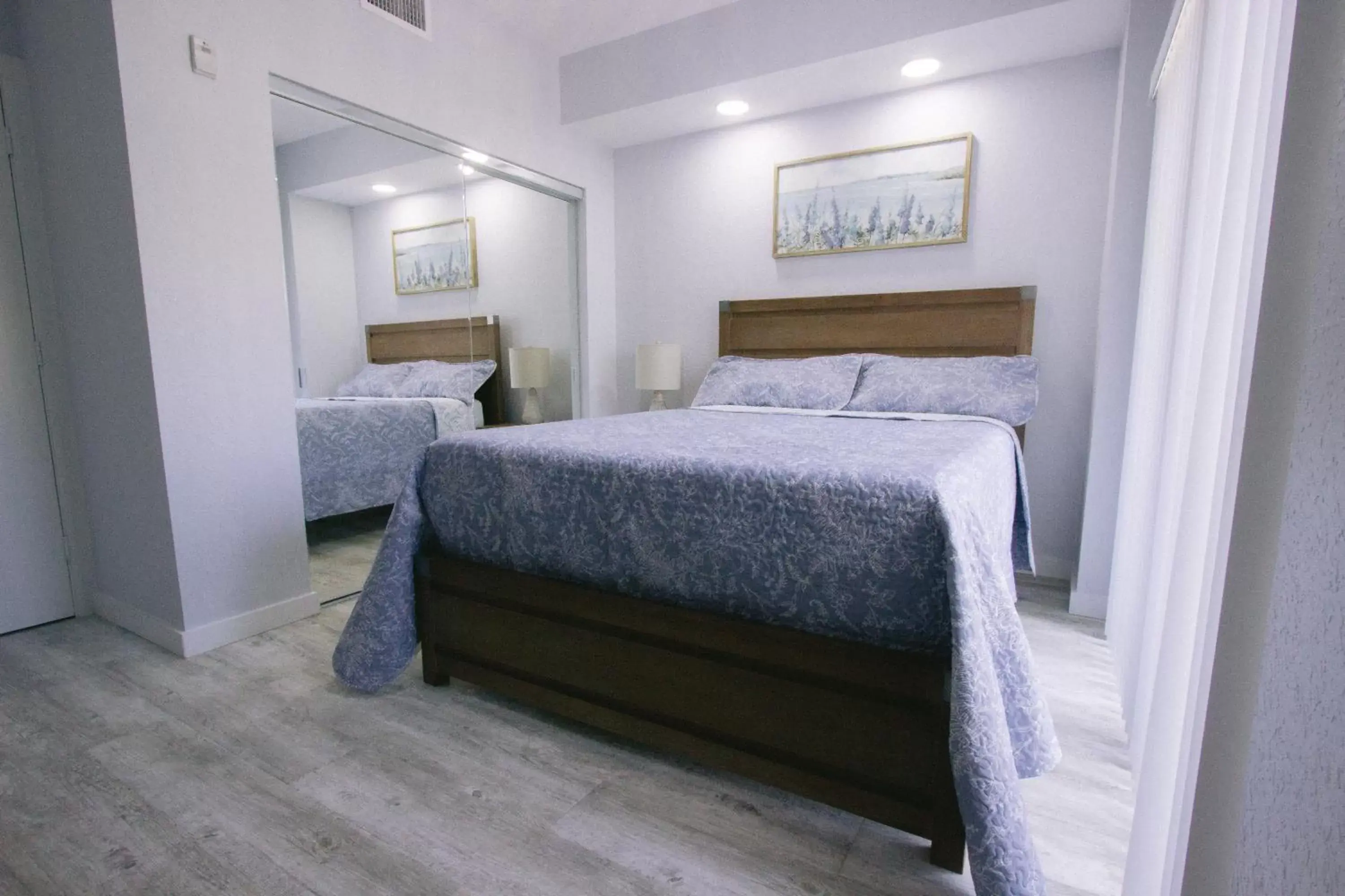 Bed in Vistalmar Beach Resort