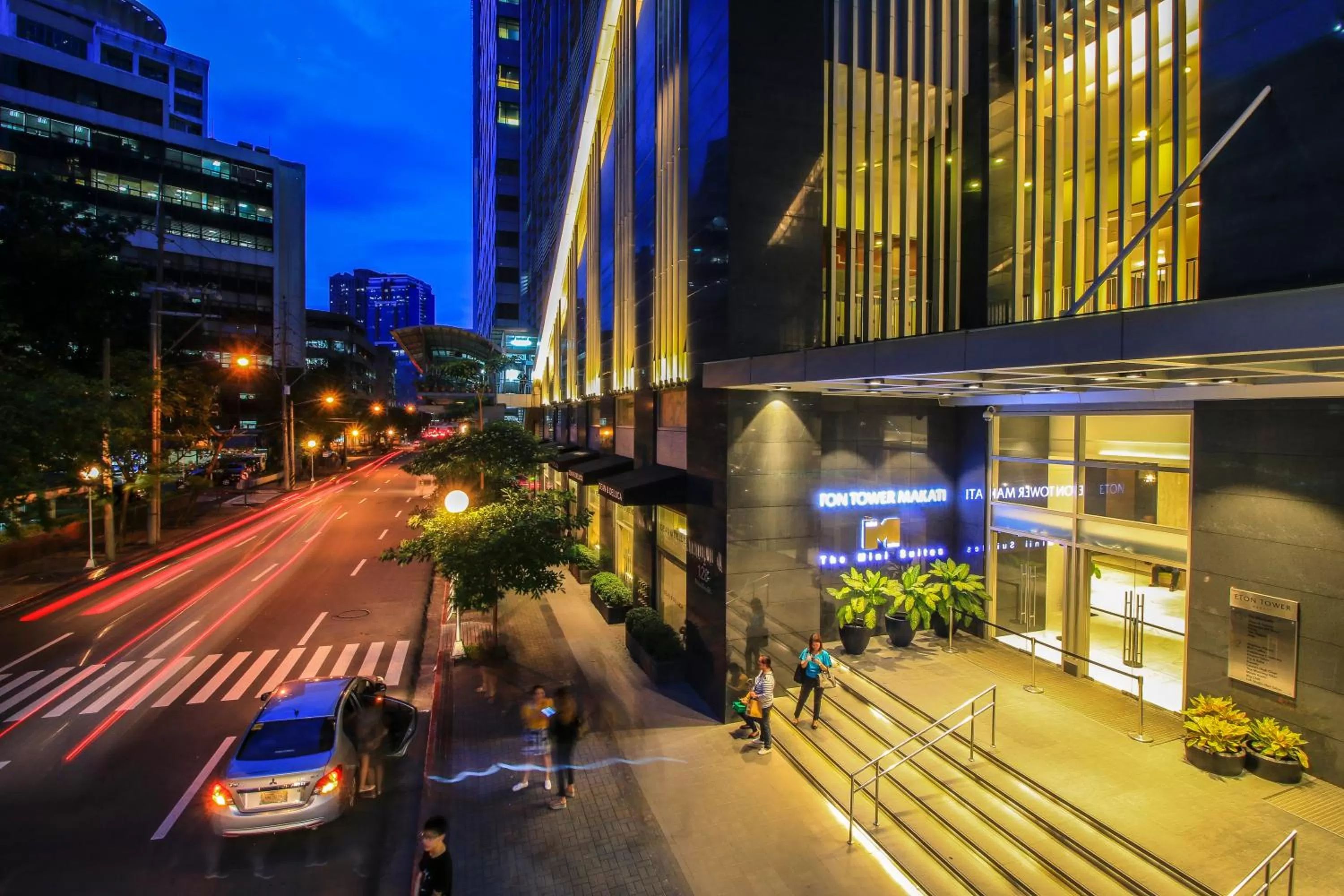 Street view in The Mini Suites Eton Tower Makati