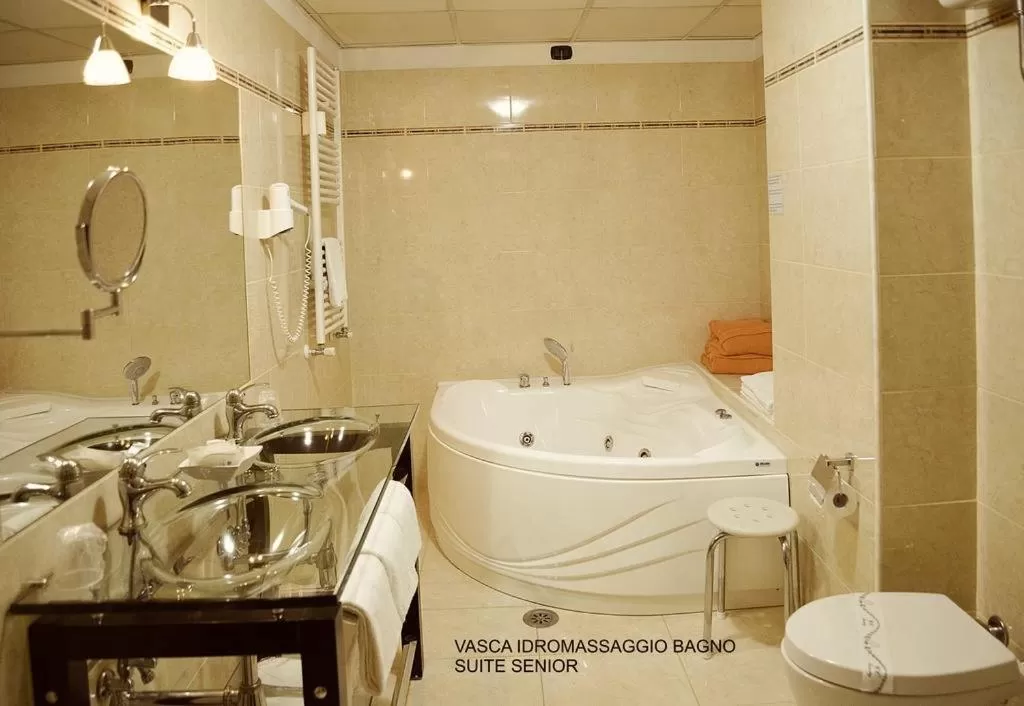 Hot Tub in Forum Palace Hotel