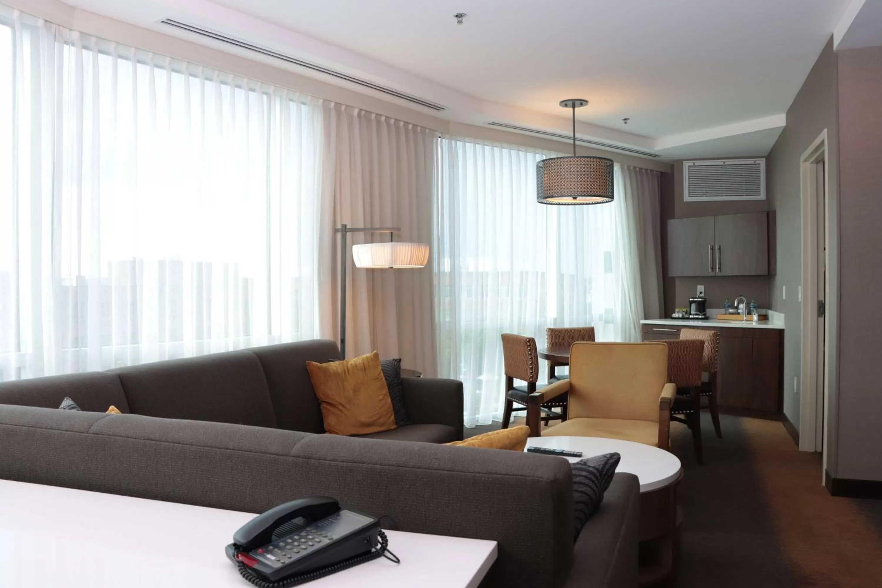 Living room in DoubleTree by Hilton Hotel Reading