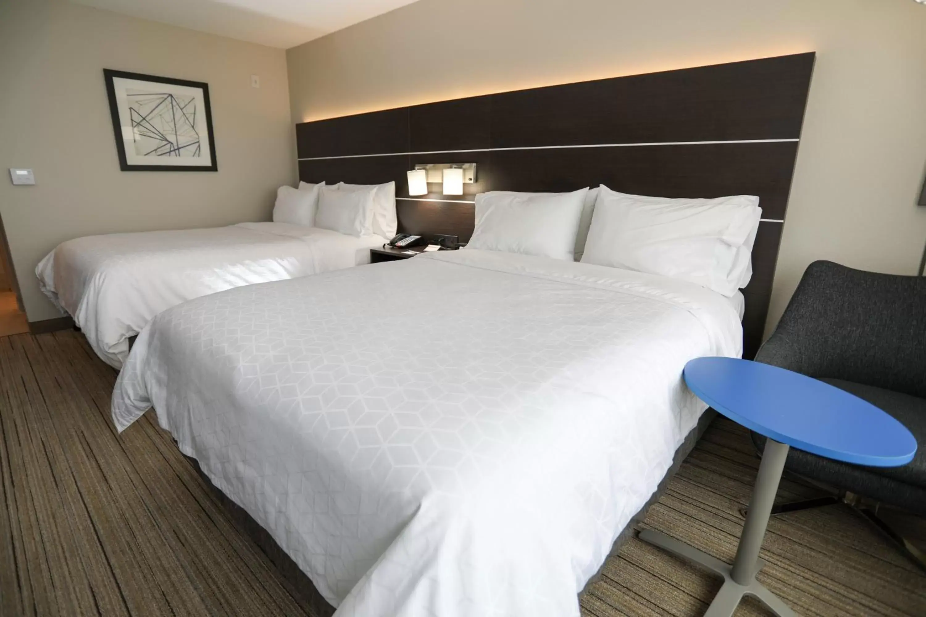 Photo of the whole room, Bed in Holiday Inn Express & Suites - Forney, an IHG Hotel