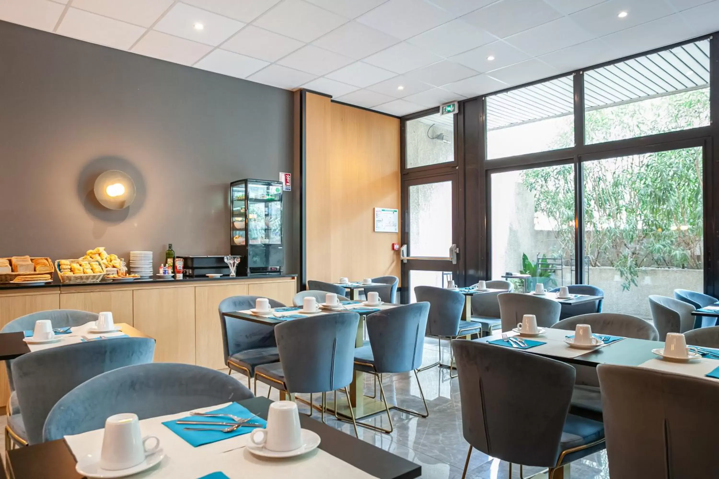 Buffet breakfast, Restaurant/Places to Eat in Residhotel Le Grand Prado