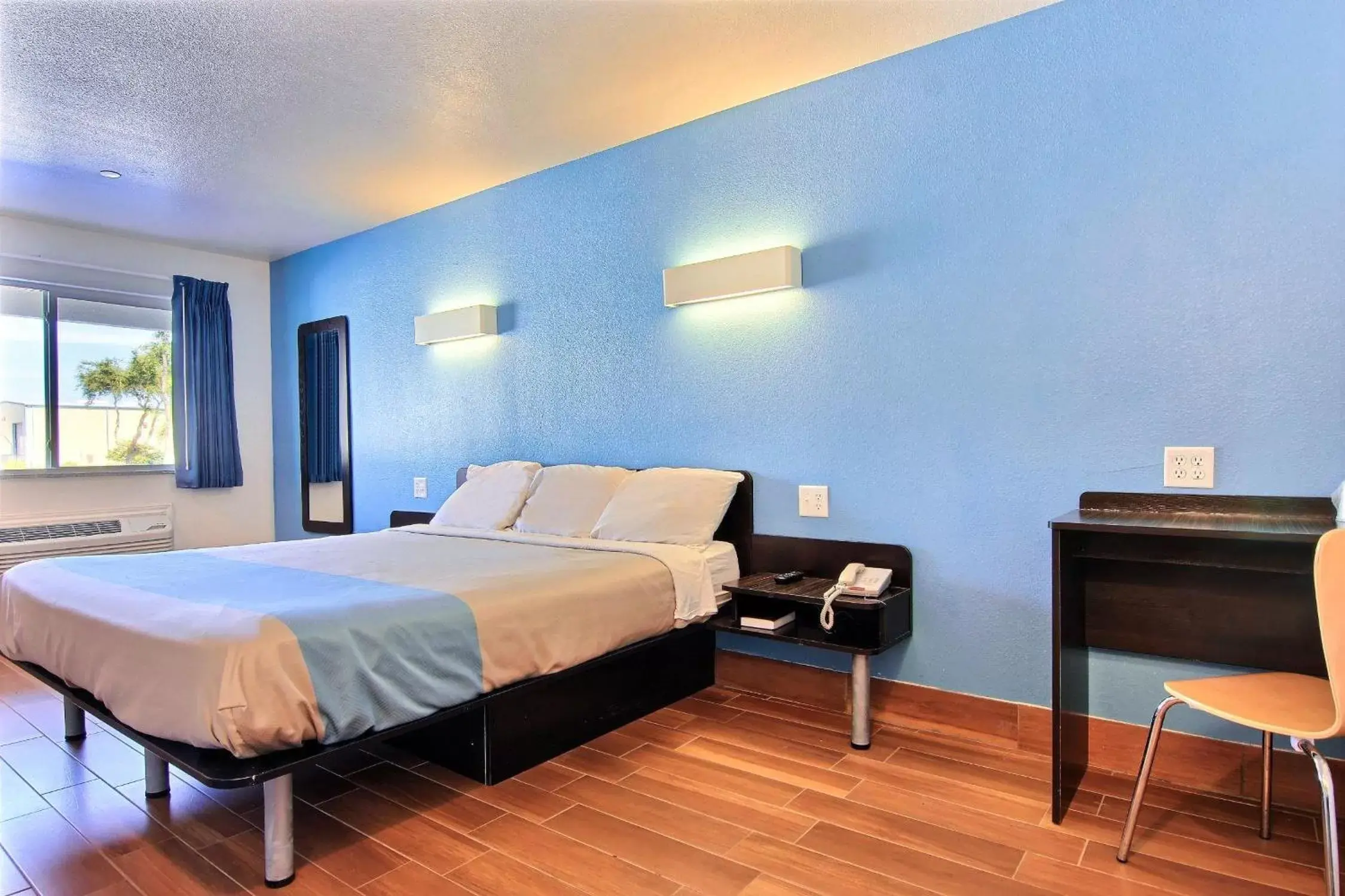 Photo of the whole room, Bed in Motel 6-Rockport, TX Photo of the whole room, Bed in Motel 6-Rockport, TX