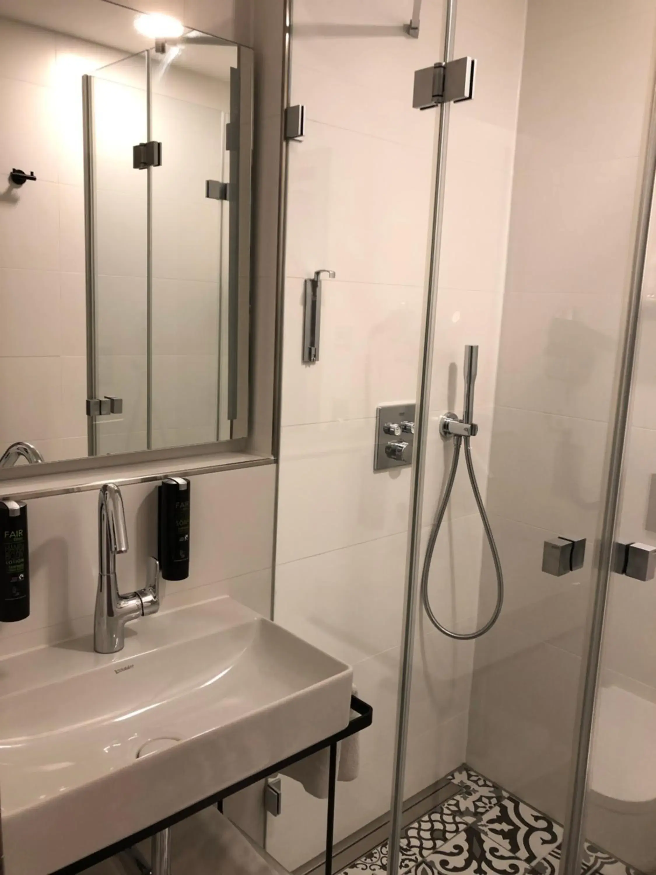 Shower, Bathroom in Belle Blue Zentrum