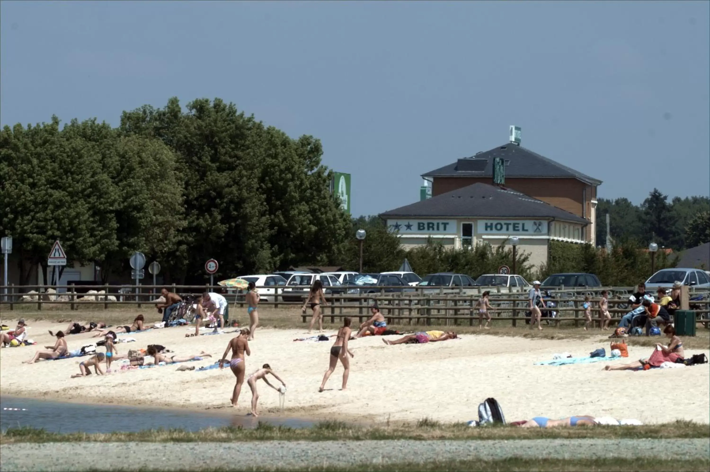 Lake view, Beach in Brit Hotel Le Cottage Le Mans Sud