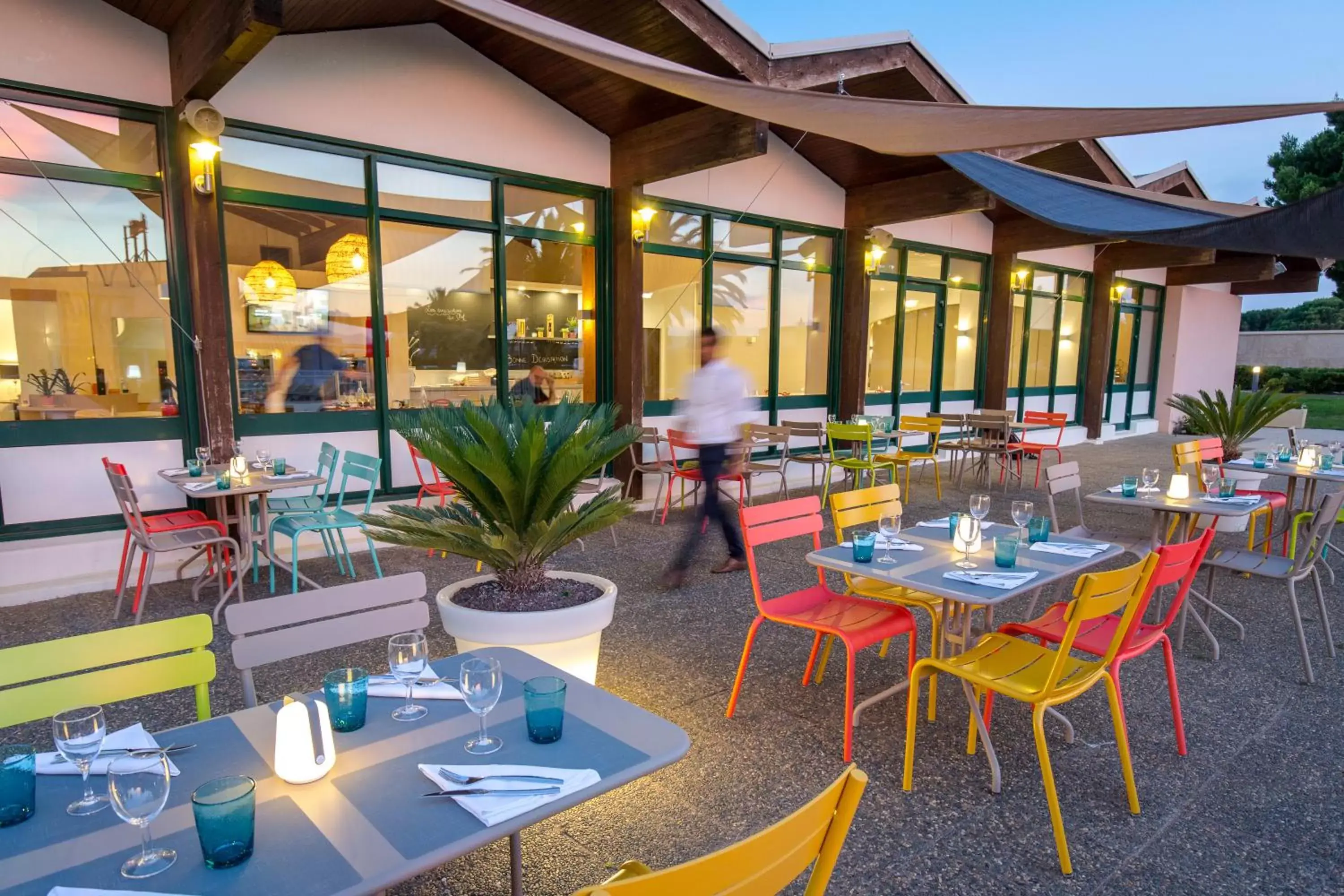 Patio, Restaurant/Places to Eat in Novotel Perpignan Nord Rivesaltes