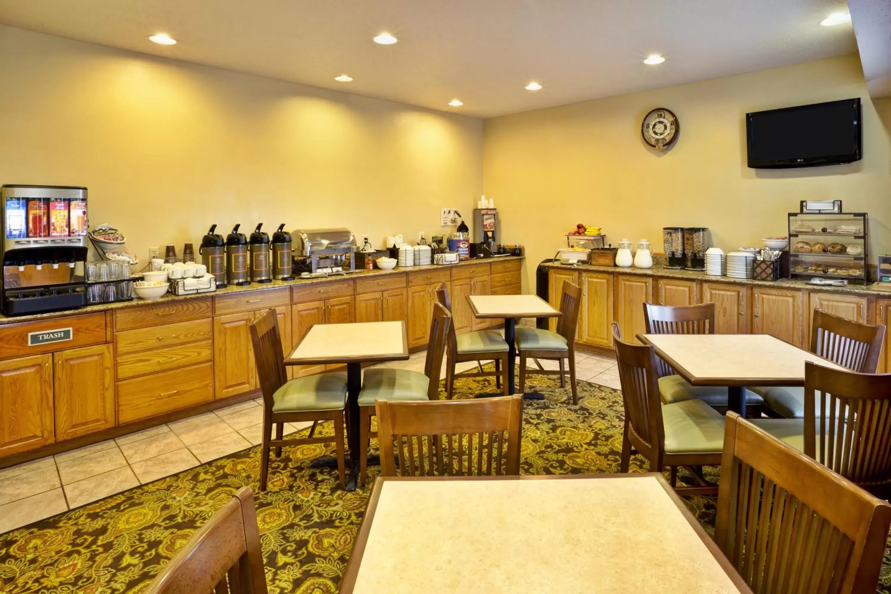 Dining area, Restaurant/Places to Eat in Country Inn & Suites by Radisson, Marion, OH